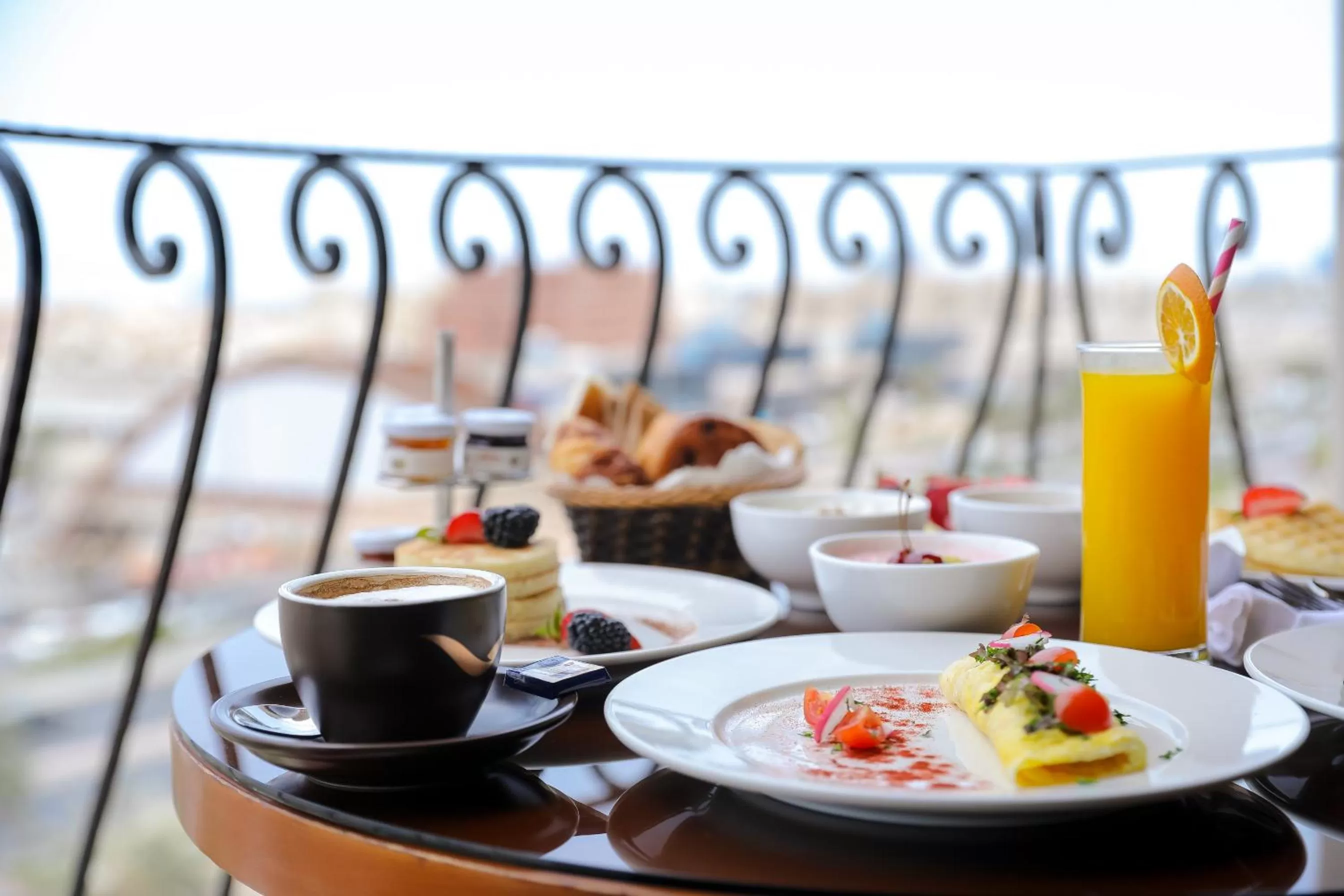 Superior King Room with City View in Mövenpick Hotel Jeddah