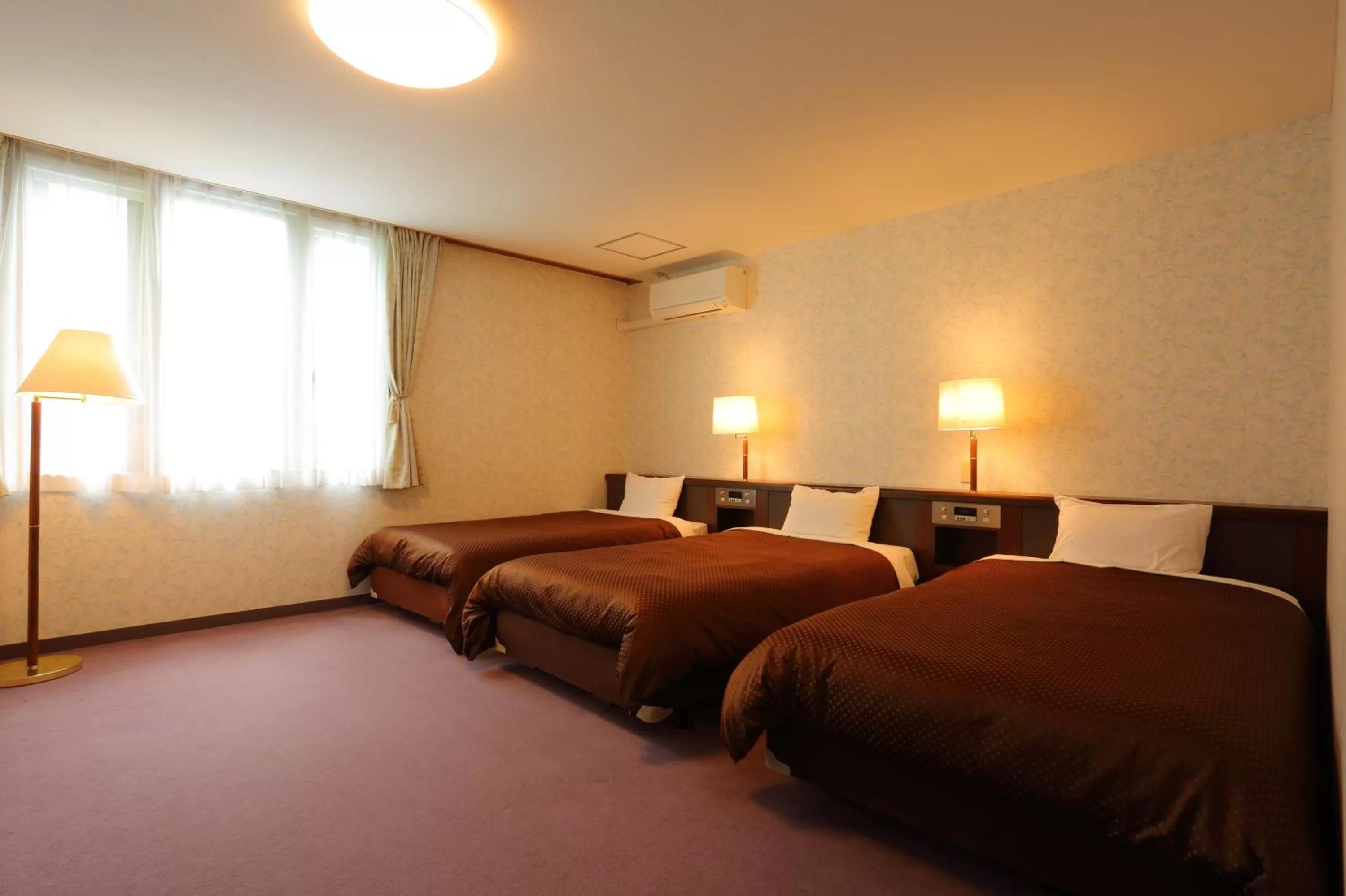 Triple Room in Hotel Oak Forest