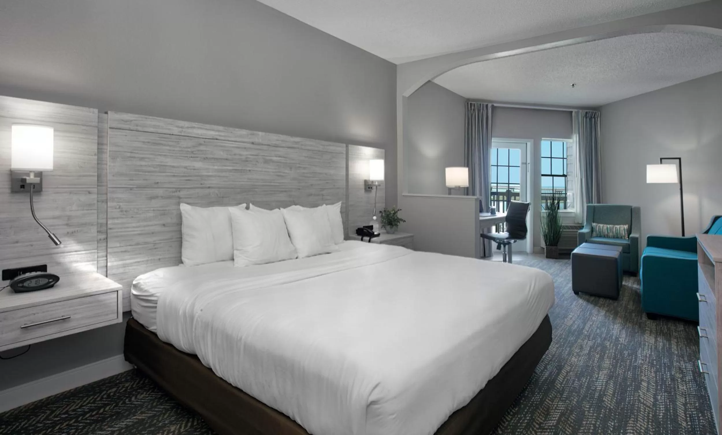 King Suite - Accessible/Non-Smoking in Comfort Suites Chincoteague Island Bayfront Resort