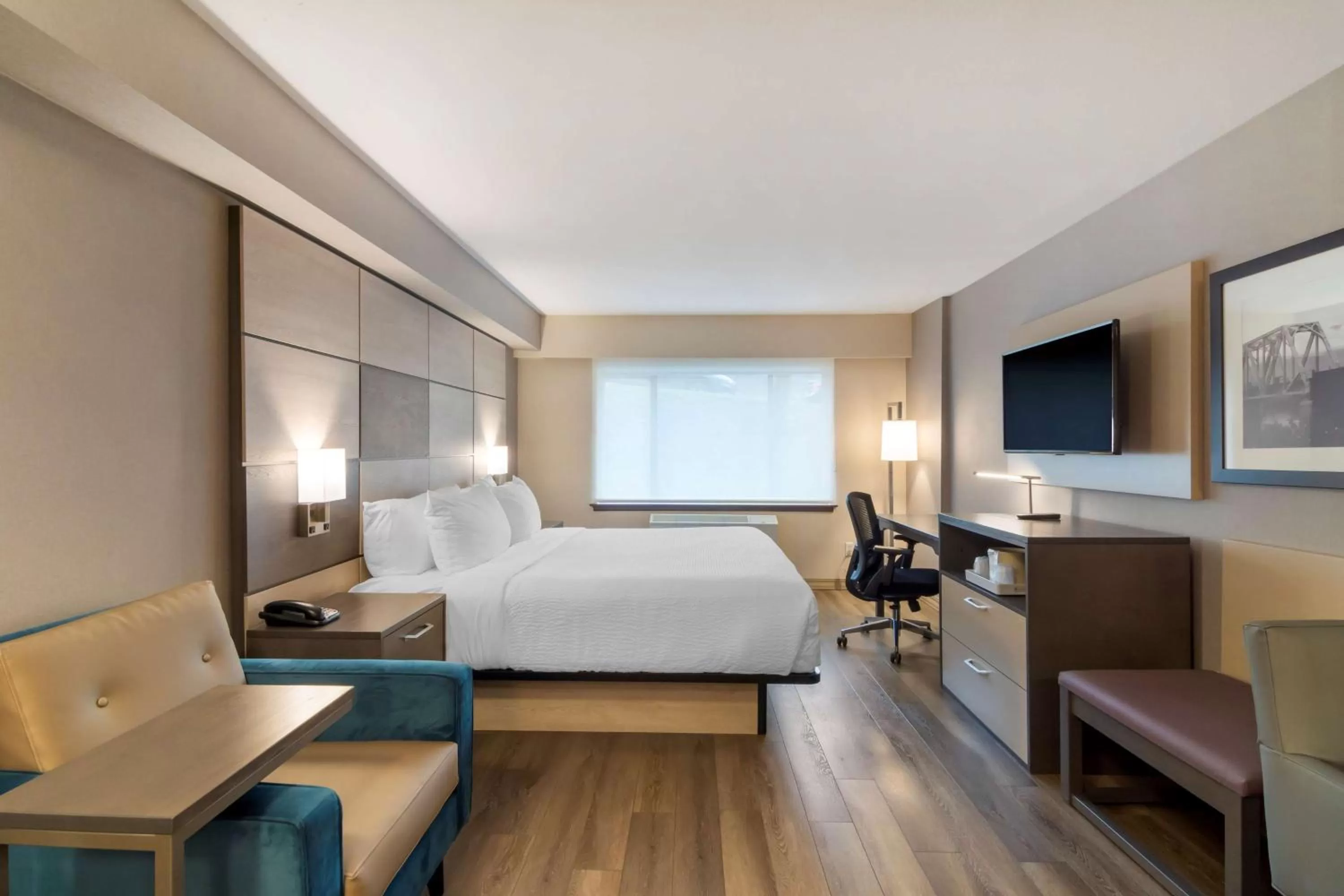 King Room with Kitchenette - Non-Smoking in Best Western Premier Aberdeen Kamloops