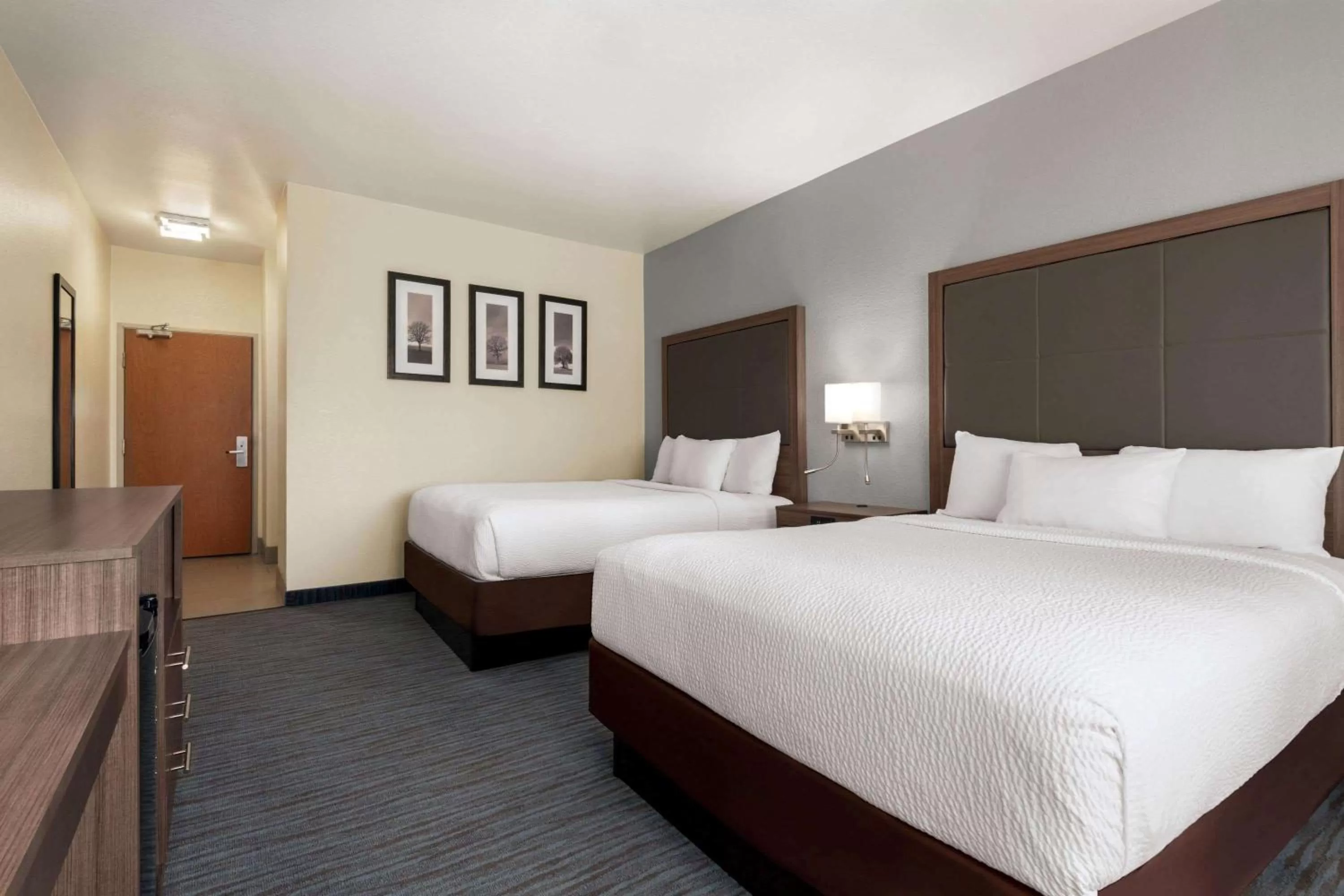 Photo of the whole room, Bed in Wingate by Wyndham Appleton