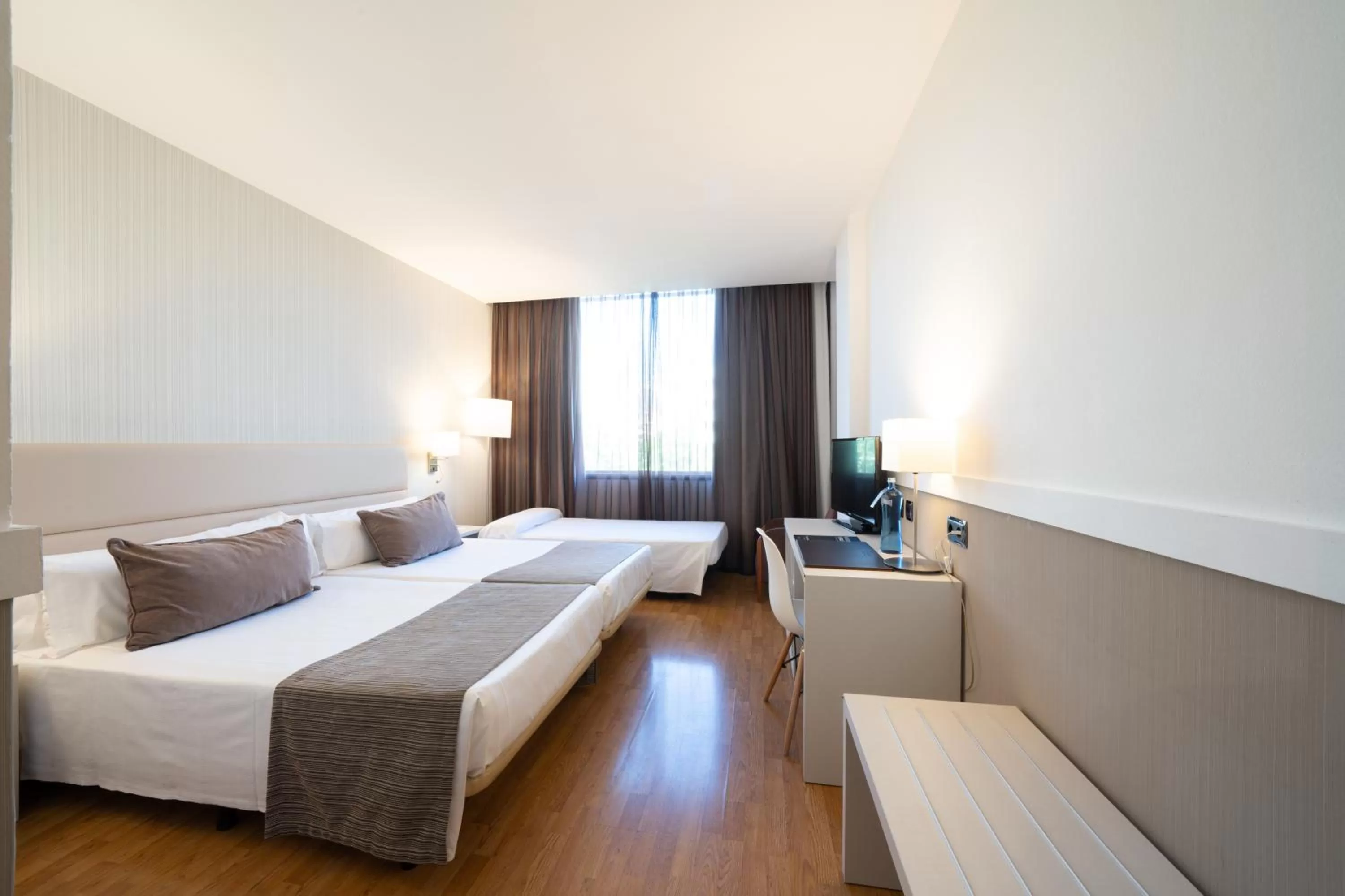 Triple Room in Catalonia Gran Hotel Verdi