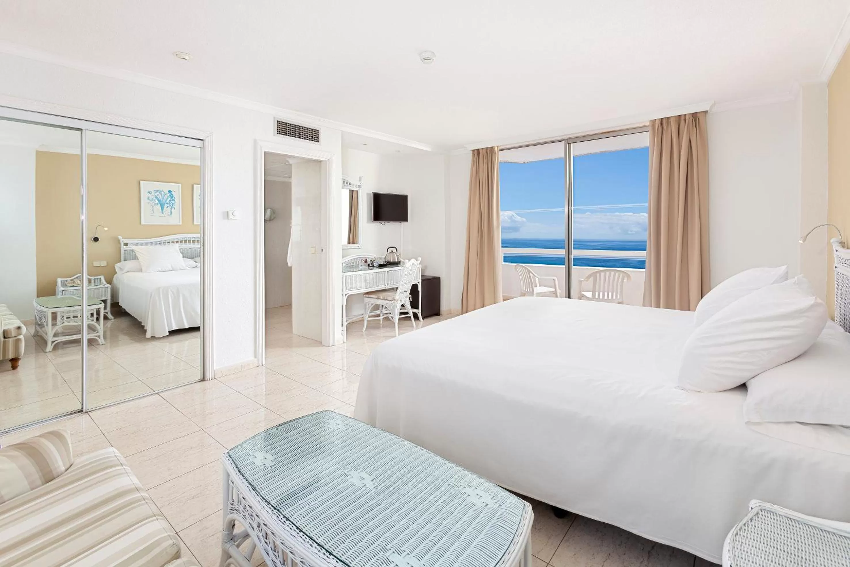 Junior Suite Skyline in Sol Arona Tenerife