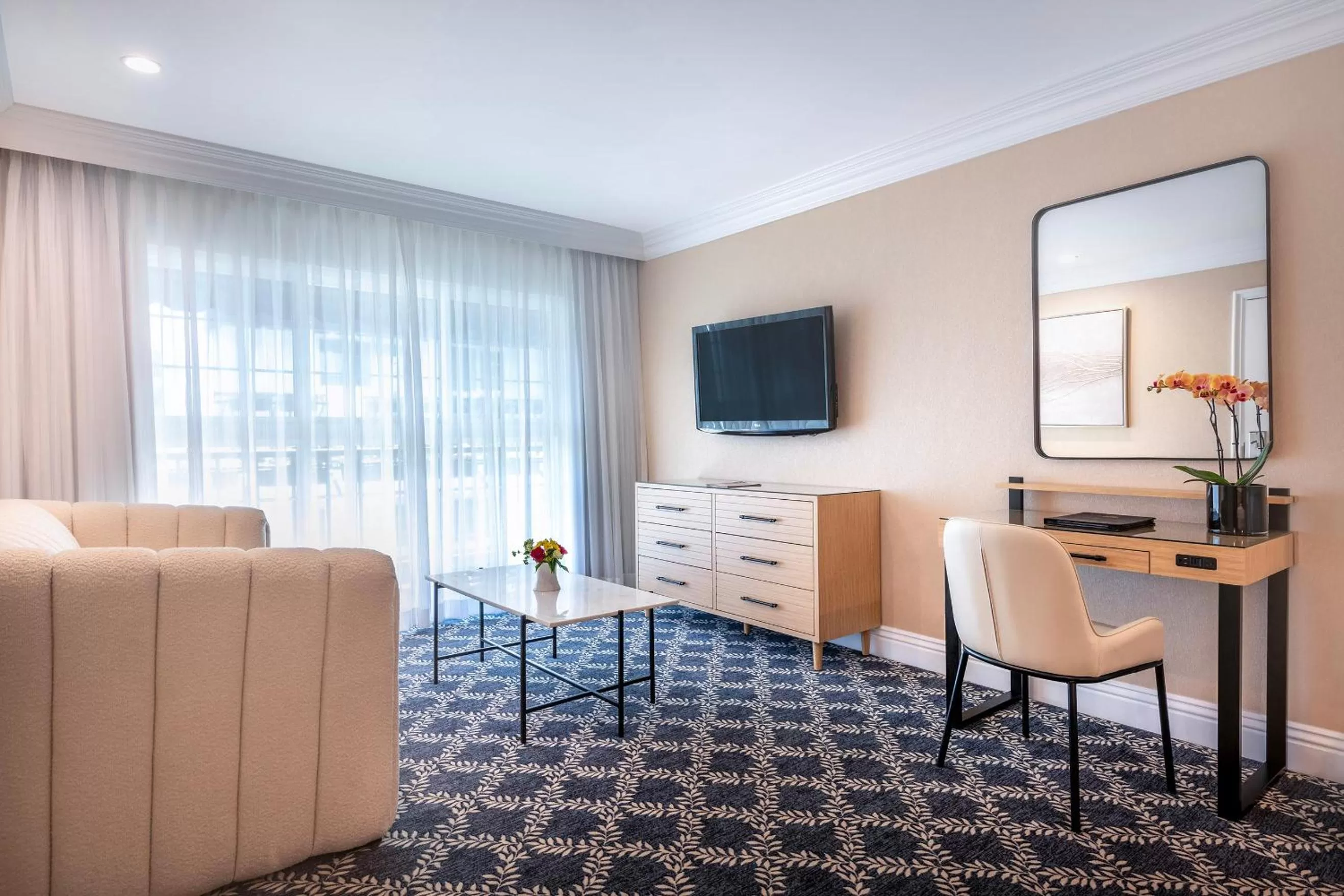 Queen Junior Suite in Beverly Hills Plaza Hotel & Spa