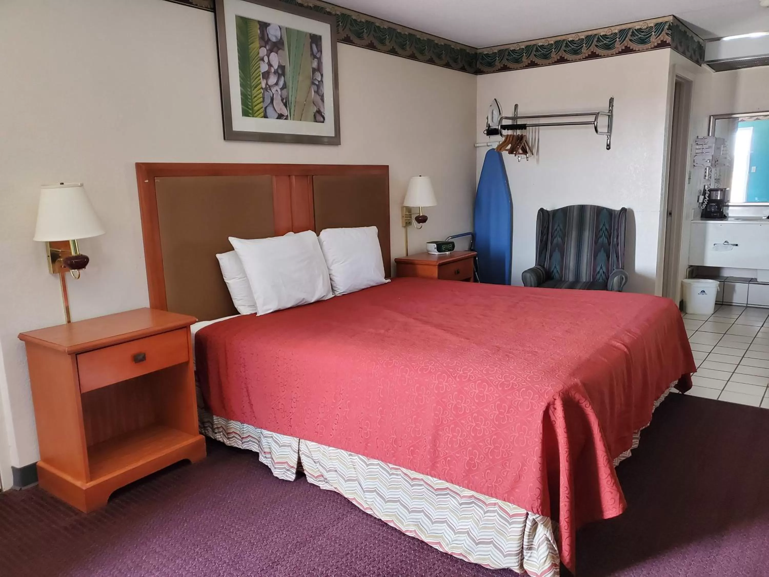 King Room - Disability Access in Americas Best Value Inn Wildersville