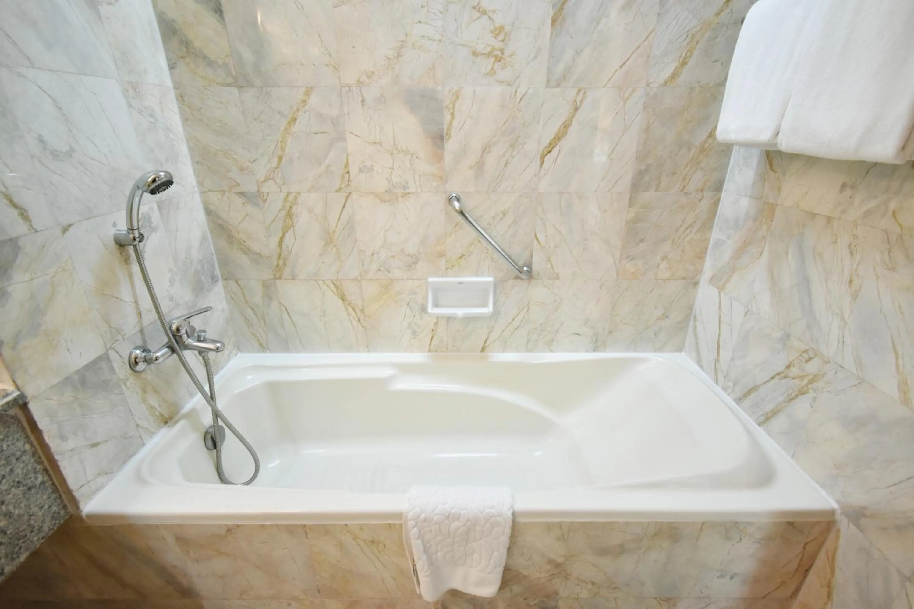 Superior Twin Room in Century Park Hotel