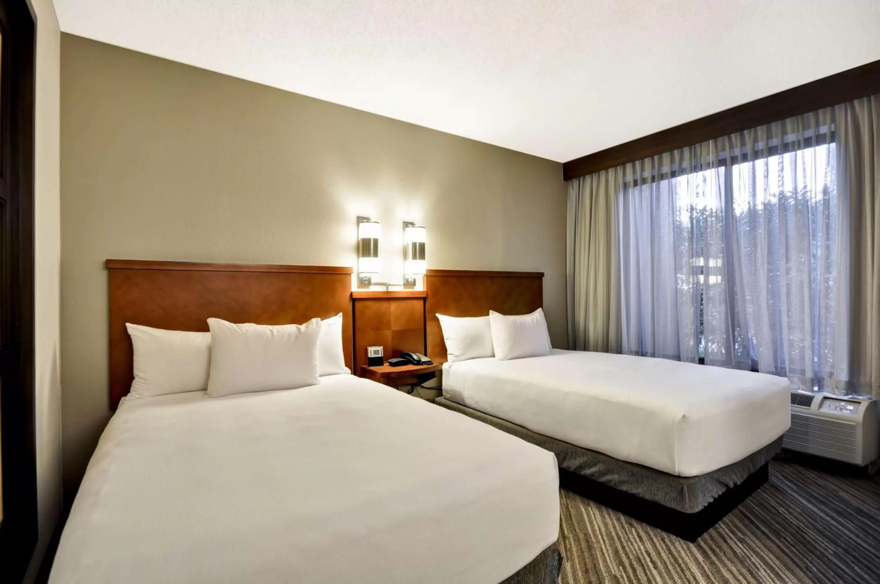 Double Room with Two Double Beds and Accessible Tub - Hearing Access in Hyatt Place Tampa Airport/Westshore