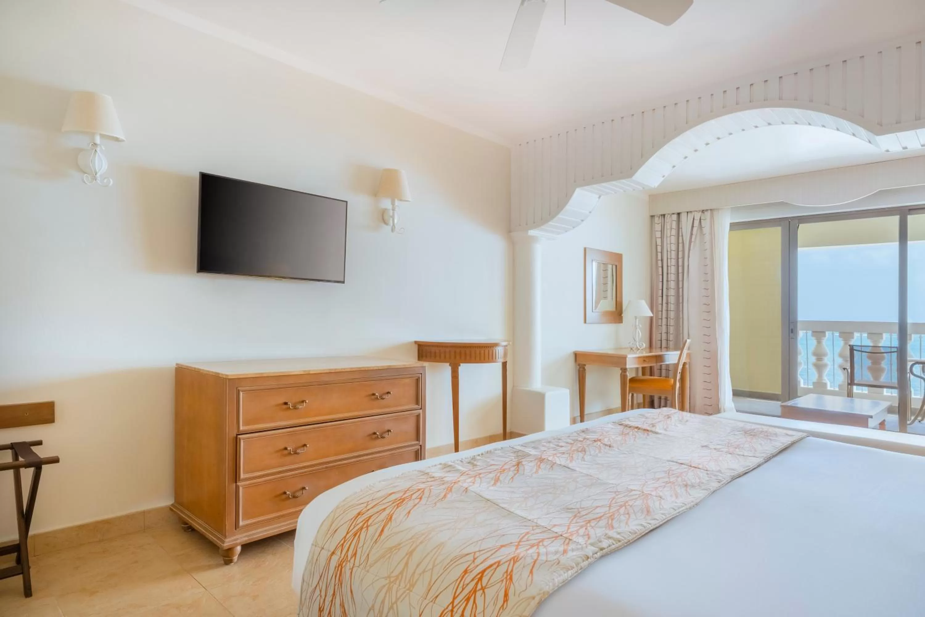 Ocean Front Junior Suite (2 adults) in Iberostar Waves Rose Hall Beach - All Inclusive