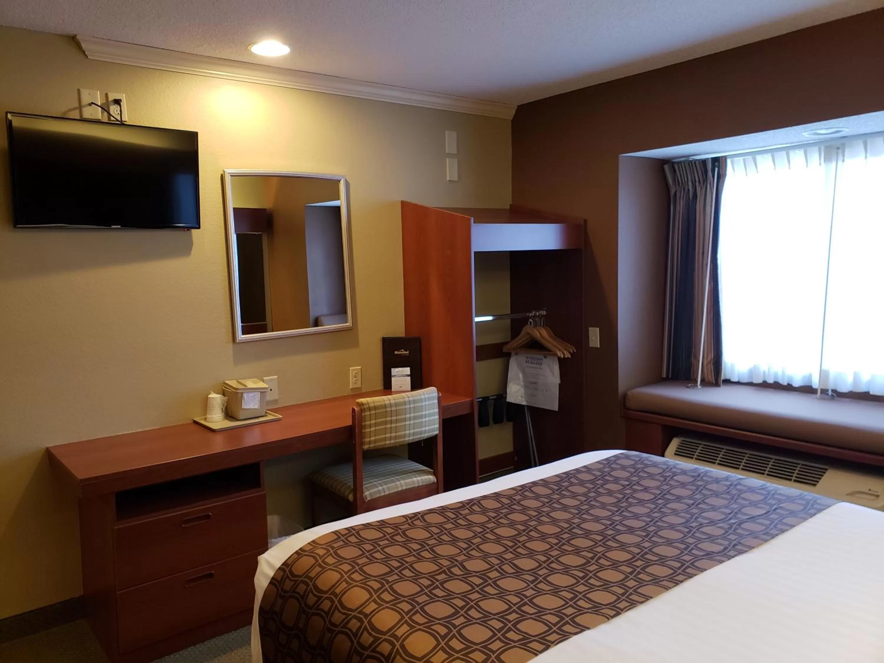 Queen Room - Disability Access - Non-Smoking in Microtel Inn & Suites by Wyndham Dover New Hampshire