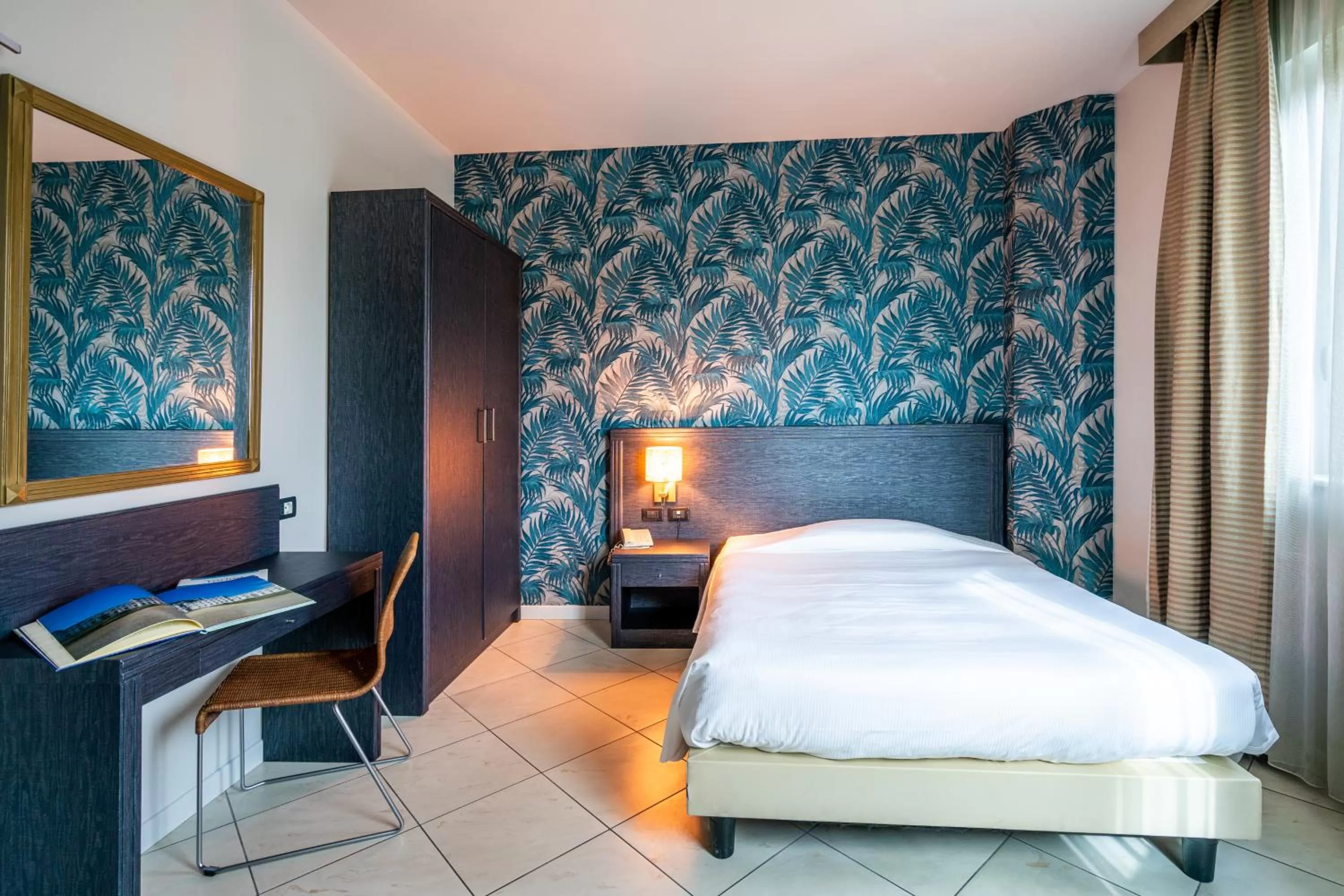 Single Room in Hotel Parisi