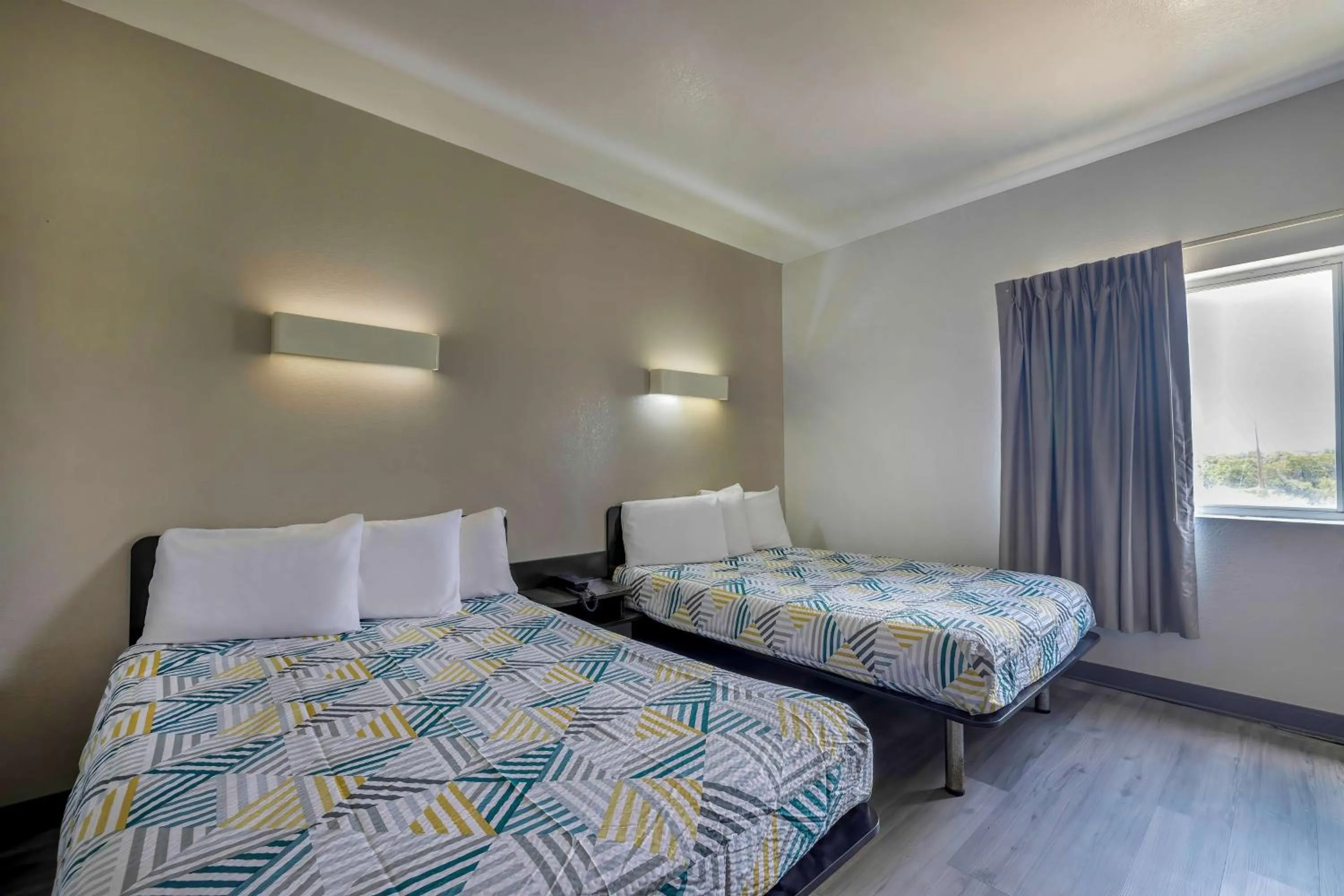 Quadruple Room - single occupancy - Disability Access - Non-Smoking in Motel 6-Cedar Park, TX