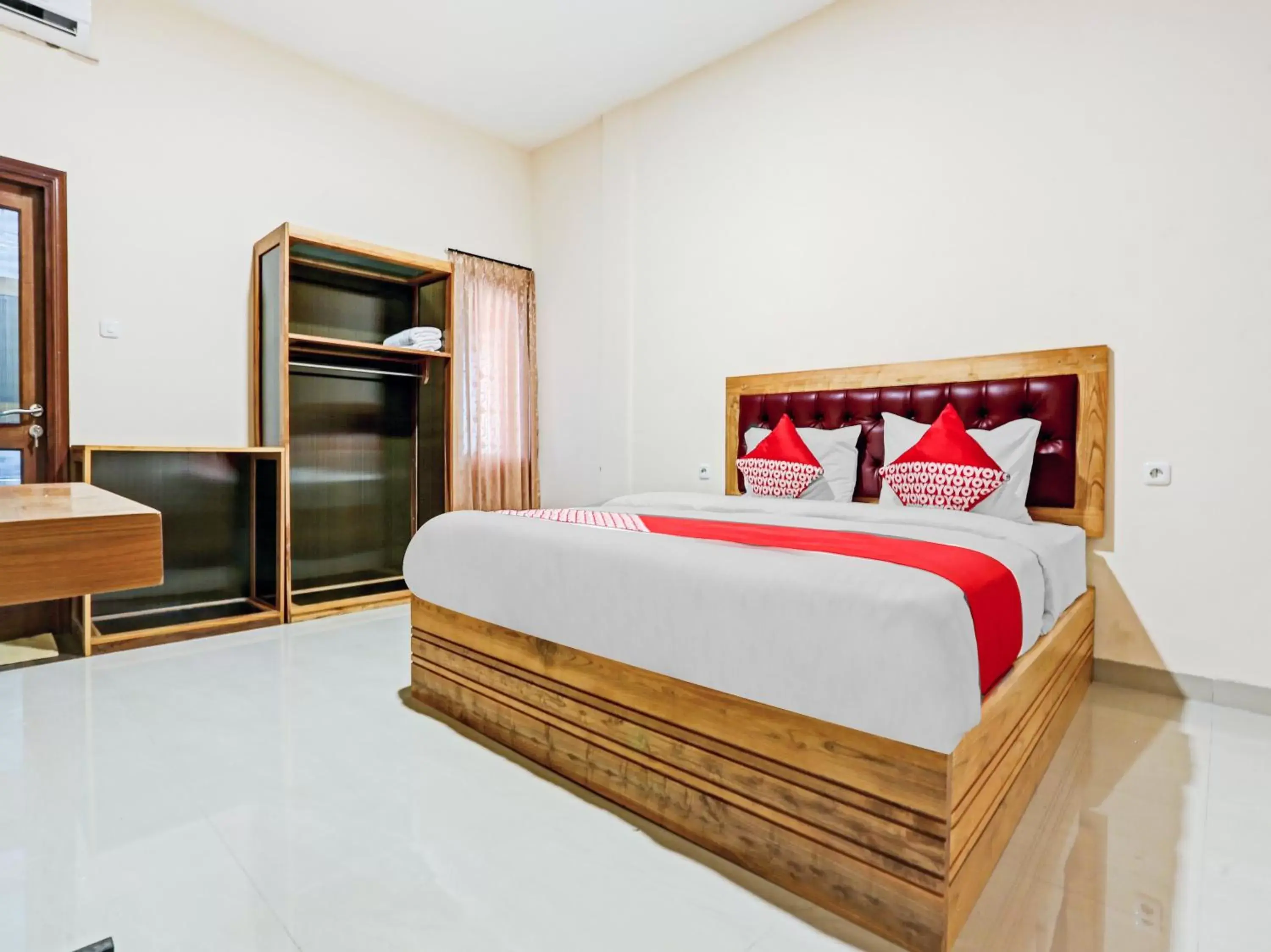 Urbanview Remington Hotel By RedDoorz Palembang Urbanview Remington Hotel By RedDoorz Palembang