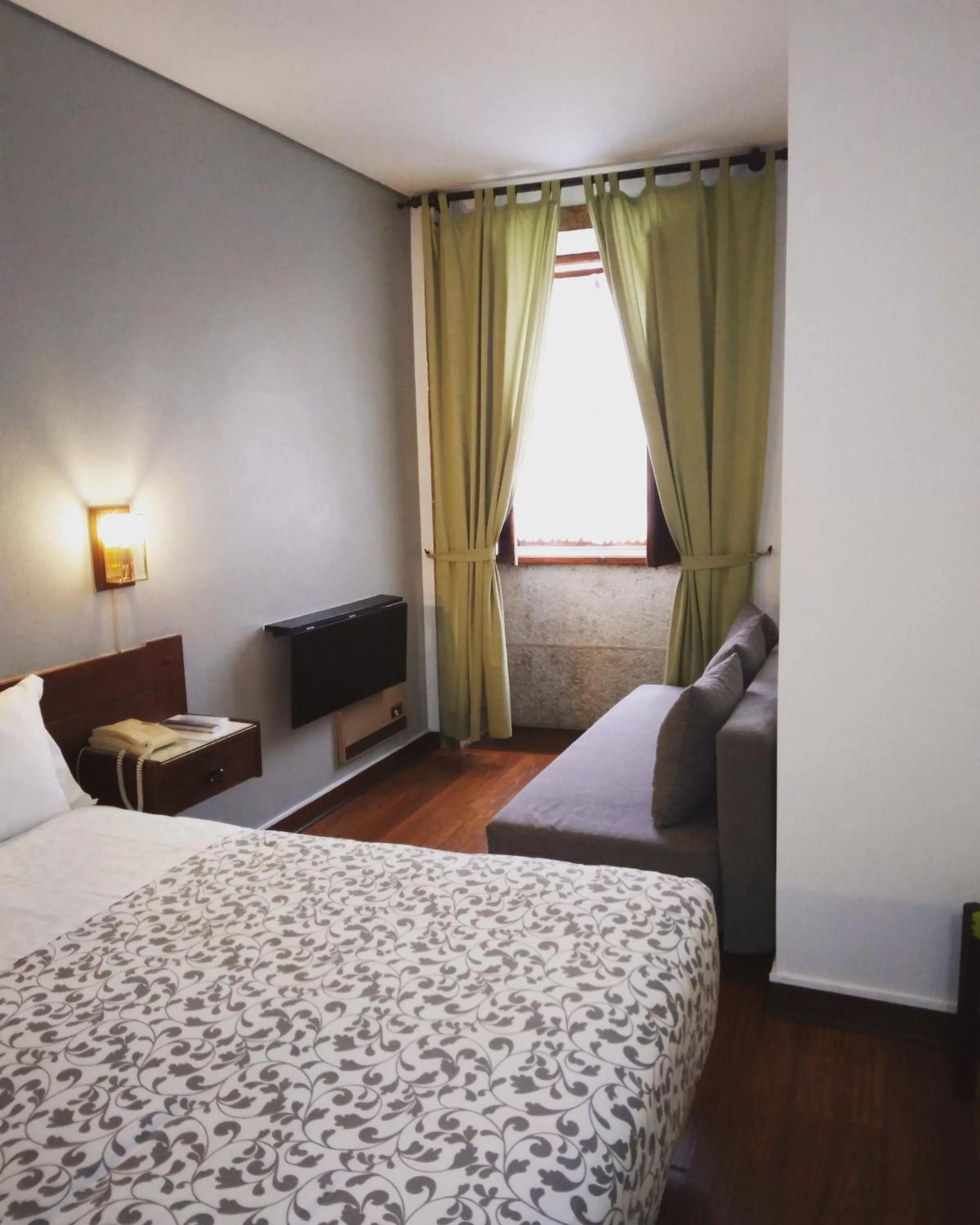 Double Room with Extra Bed in Hotel Jardim Viana do Castelo