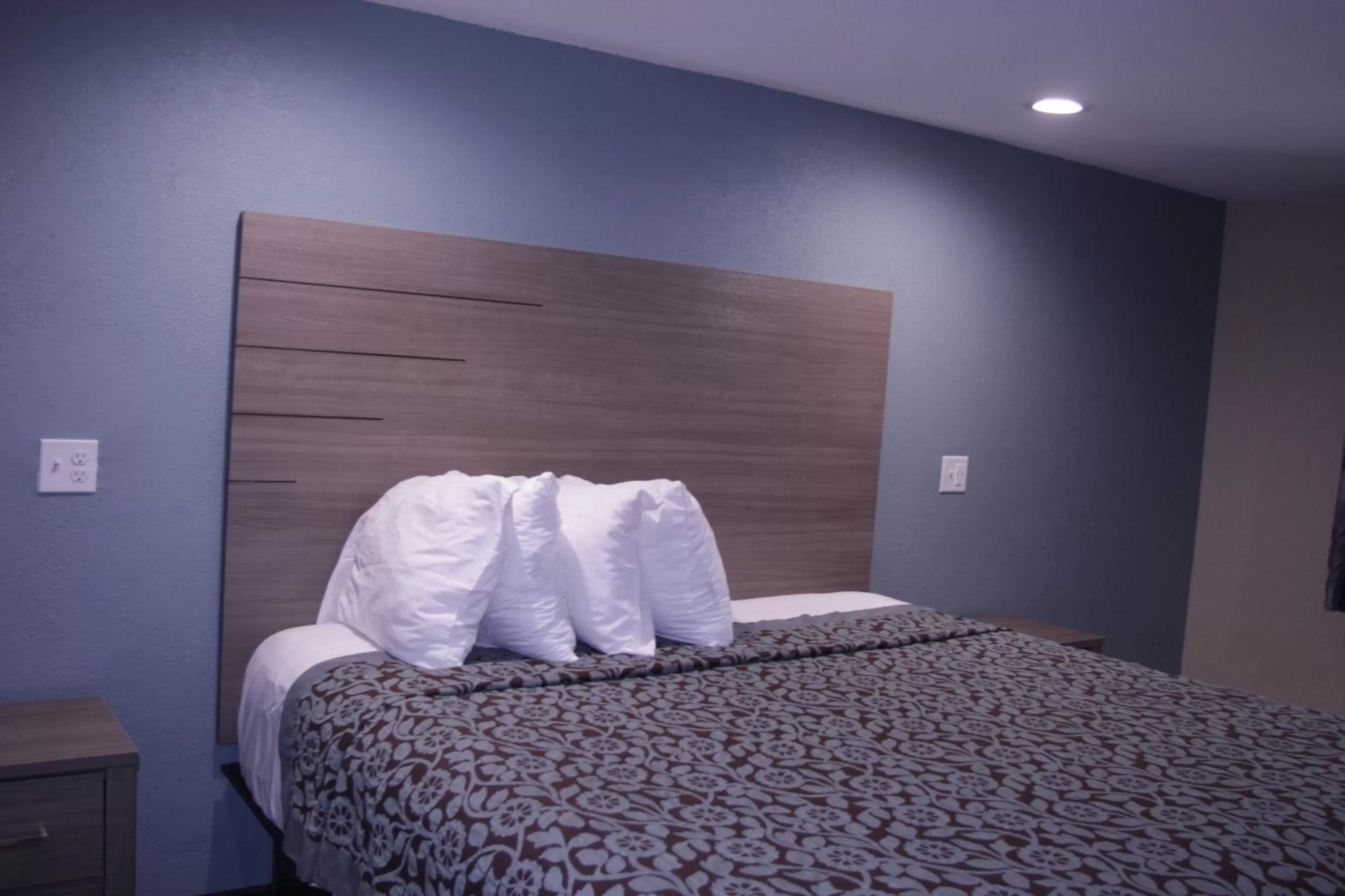 King Room - Non-Smoking in Americas Best Value Inn Port Aransas