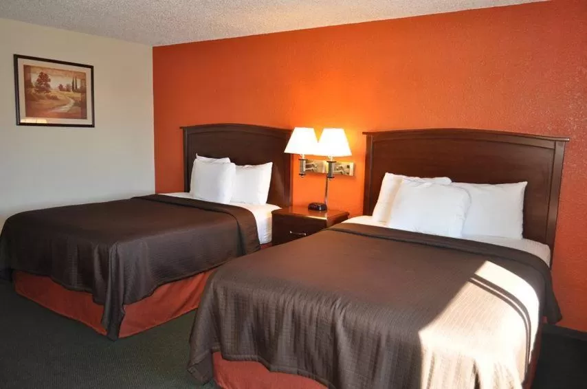 Deluxe Double Room - Mobility Access/Non-Smoking in AmericInn by Wyndham Plymouth