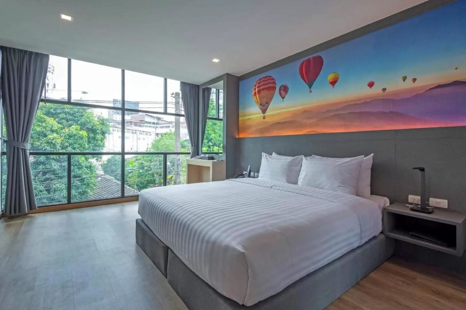 Deluxe Double Room with City View - single occupancy in Hyde Park Hotel Bangkok