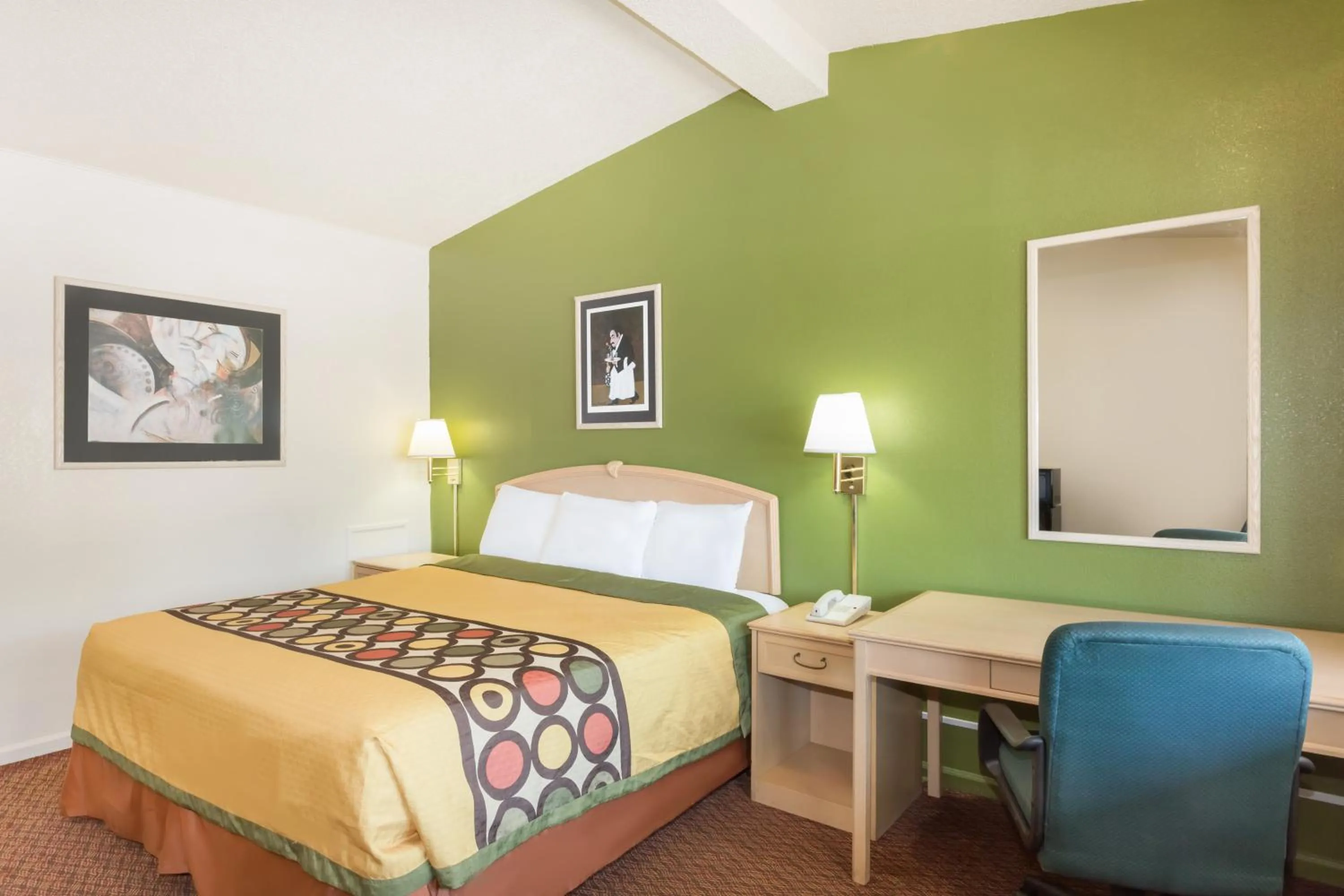 King Room- Non-Smoking in Knights Inn Statesboro