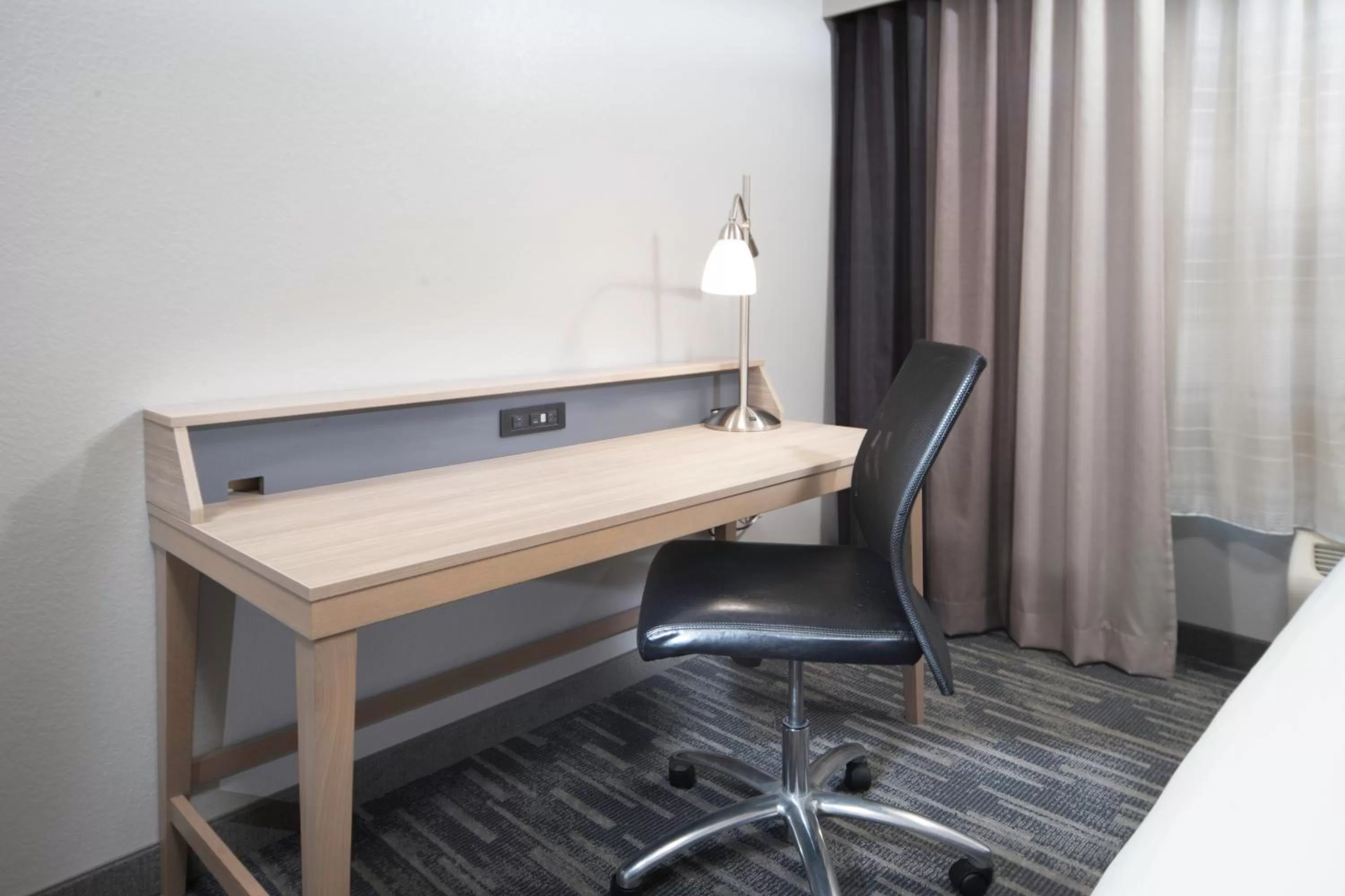 Queen Room with Two Queen Beds - Disability Access in Country Inn & Suites by Radisson, Rocky Mount, NC