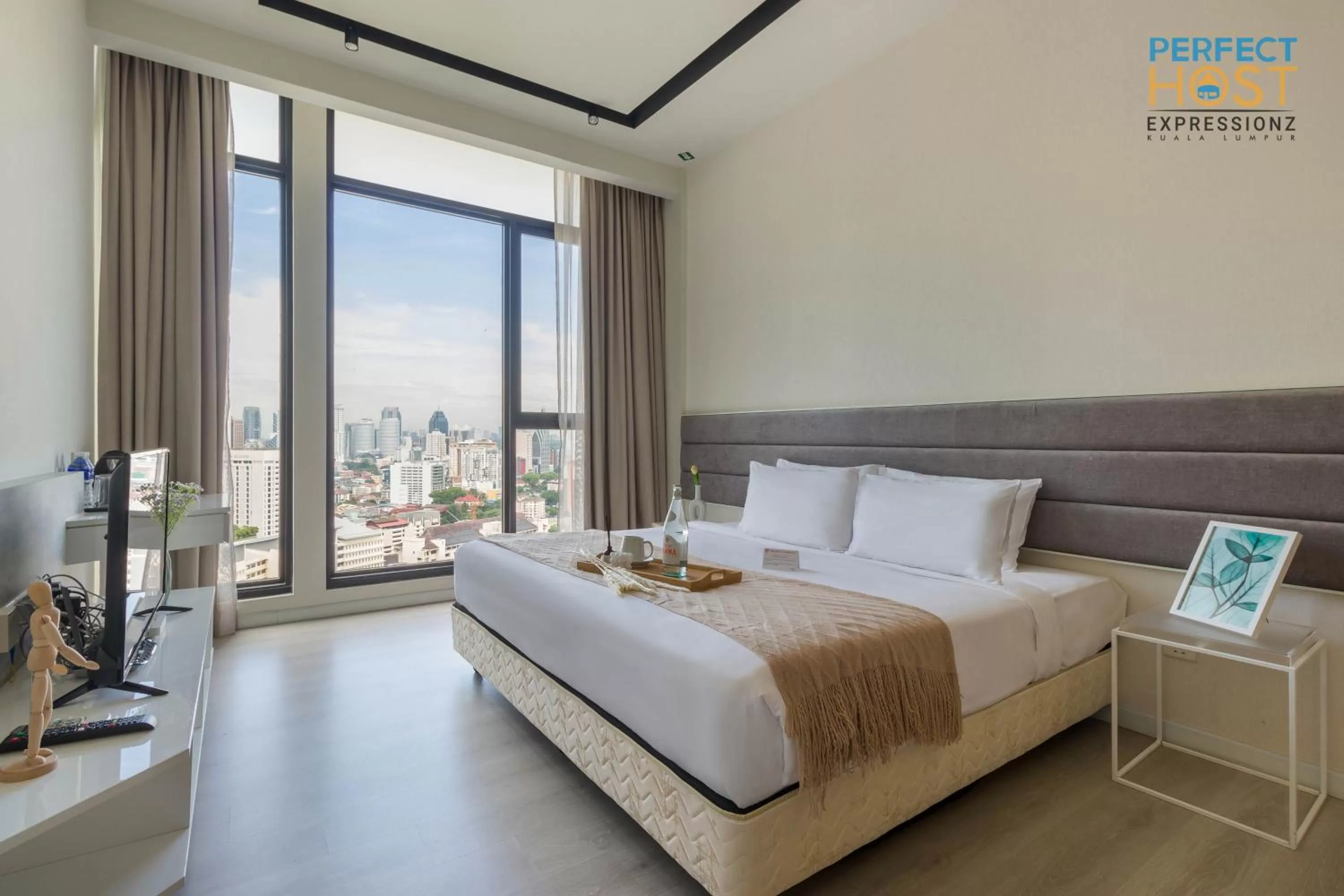 Deluxe King Room in Expressionz Suites KL by Perfect Host