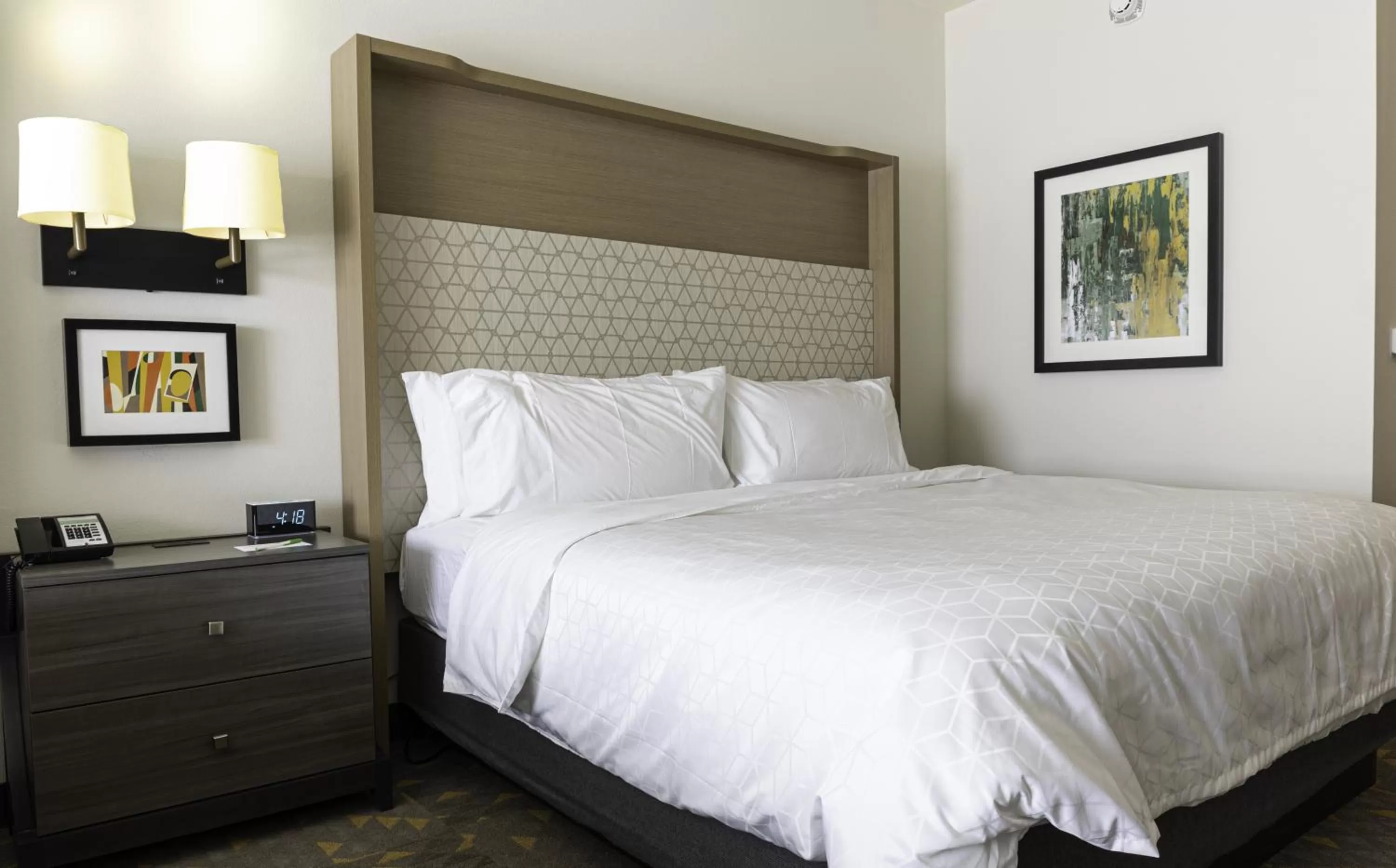 Standard King Room in Holiday Inn Glendale - Stadium & Ent Dist by IHG