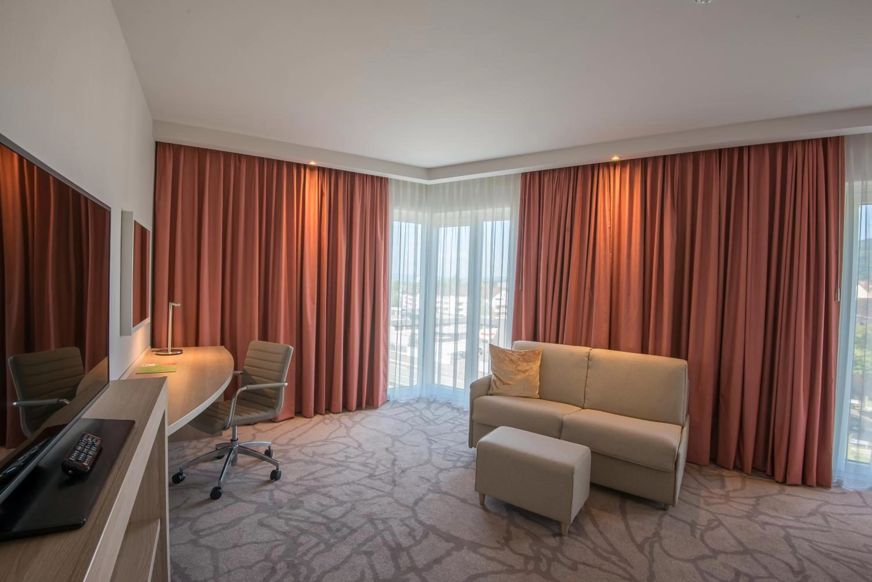 Queen Room in Hampton By Hilton Freiburg