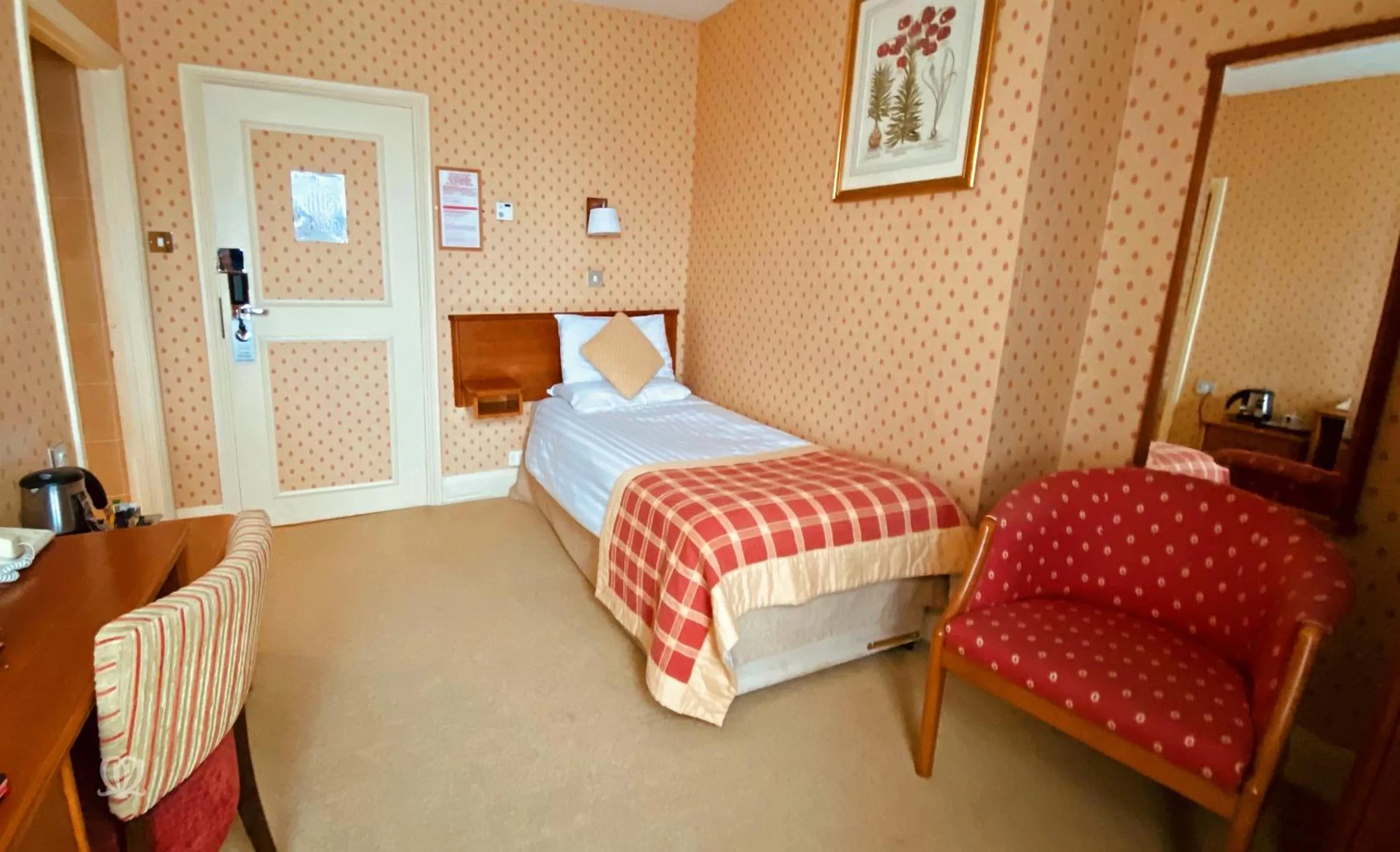 Single Room in Metropole Hotel and Spa