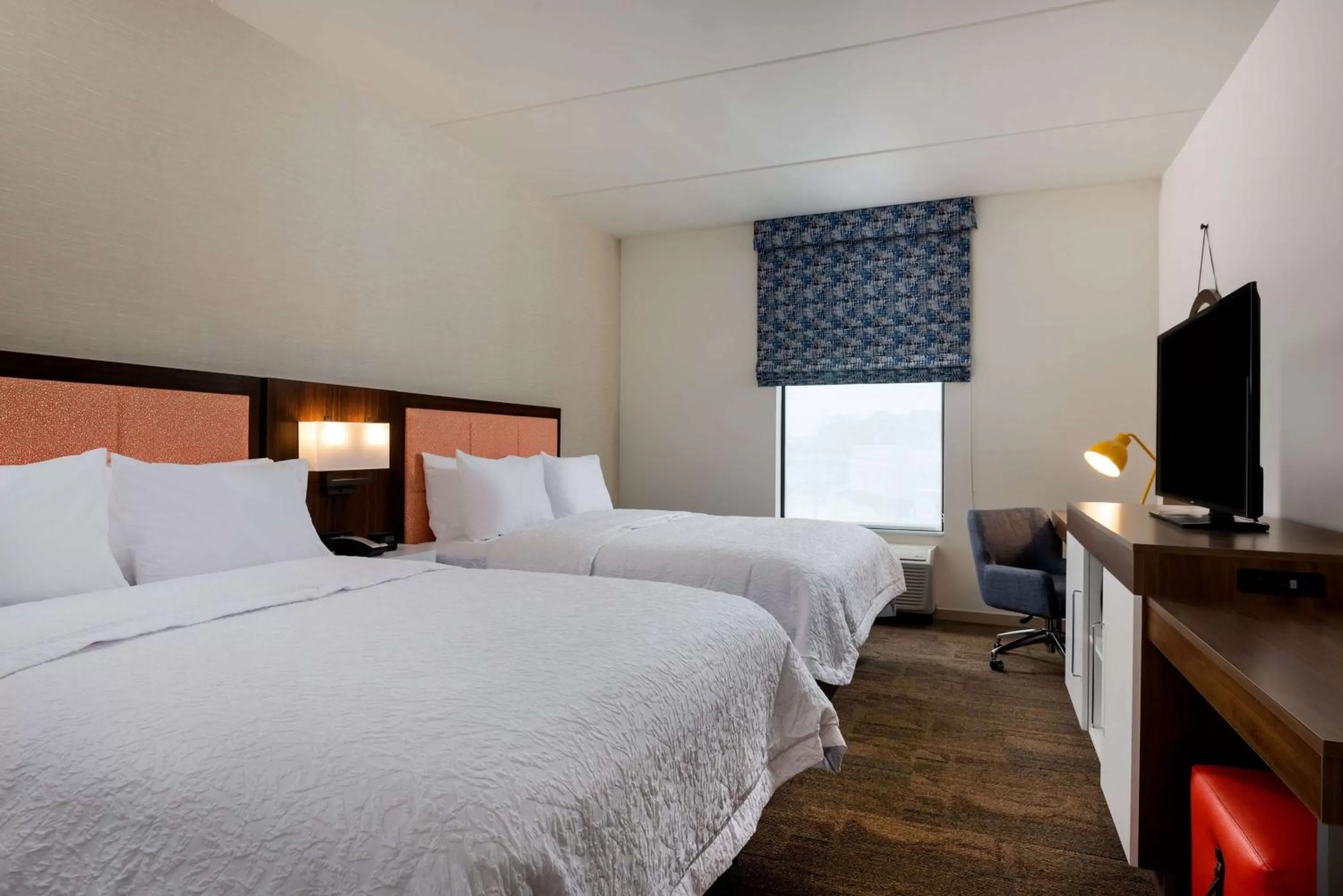 Queen Room with Two Queen Beds and Roll-In Shower - Mobility and Hearing Access/Non-Smoking in Hampton Inn Baltimore Bayview Campus