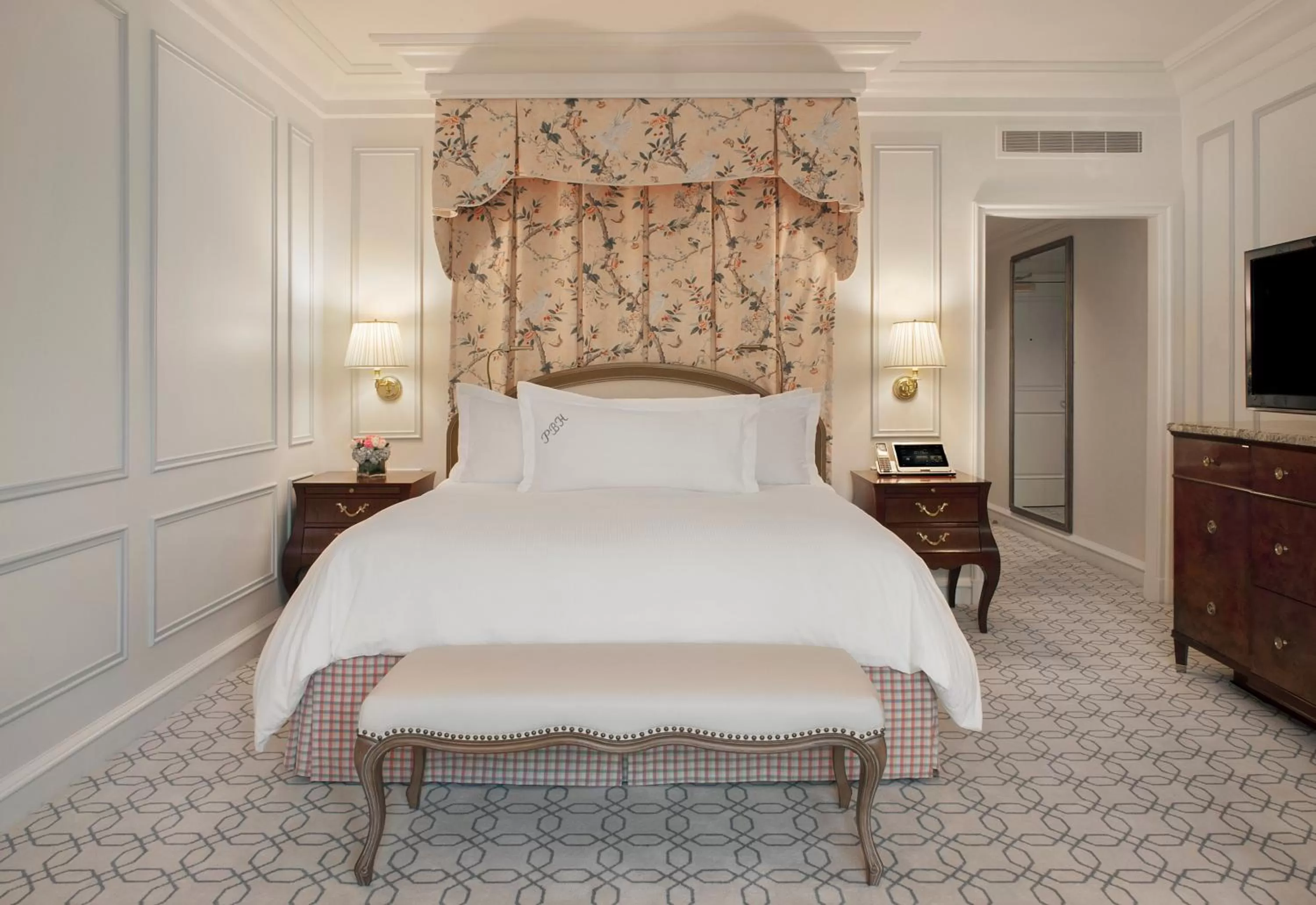 Deluxe King Room in The Peninsula Beverly Hills