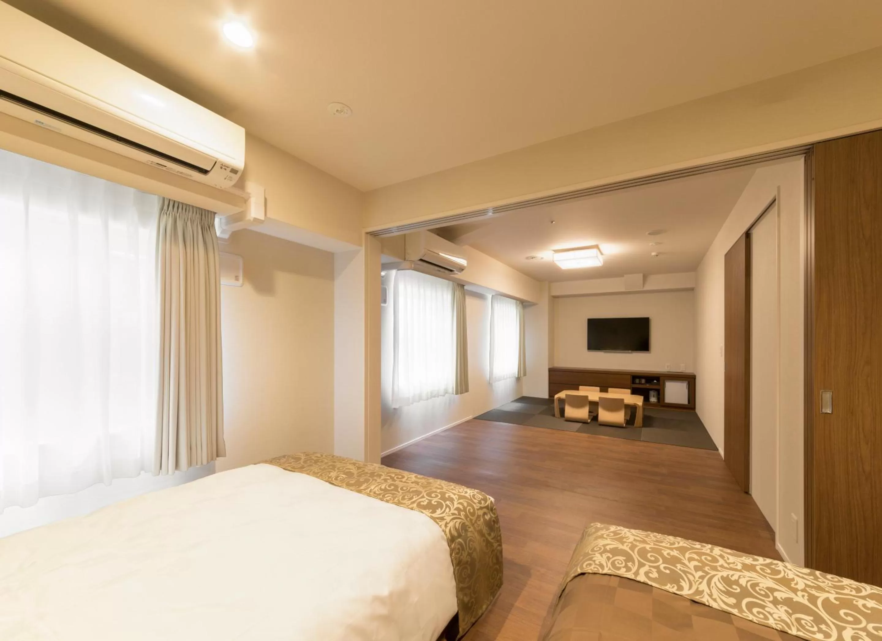 Twin Room with Tatami Area - single occupancy - Non-Smoking in SARASA HOTEL Shin-Osaka