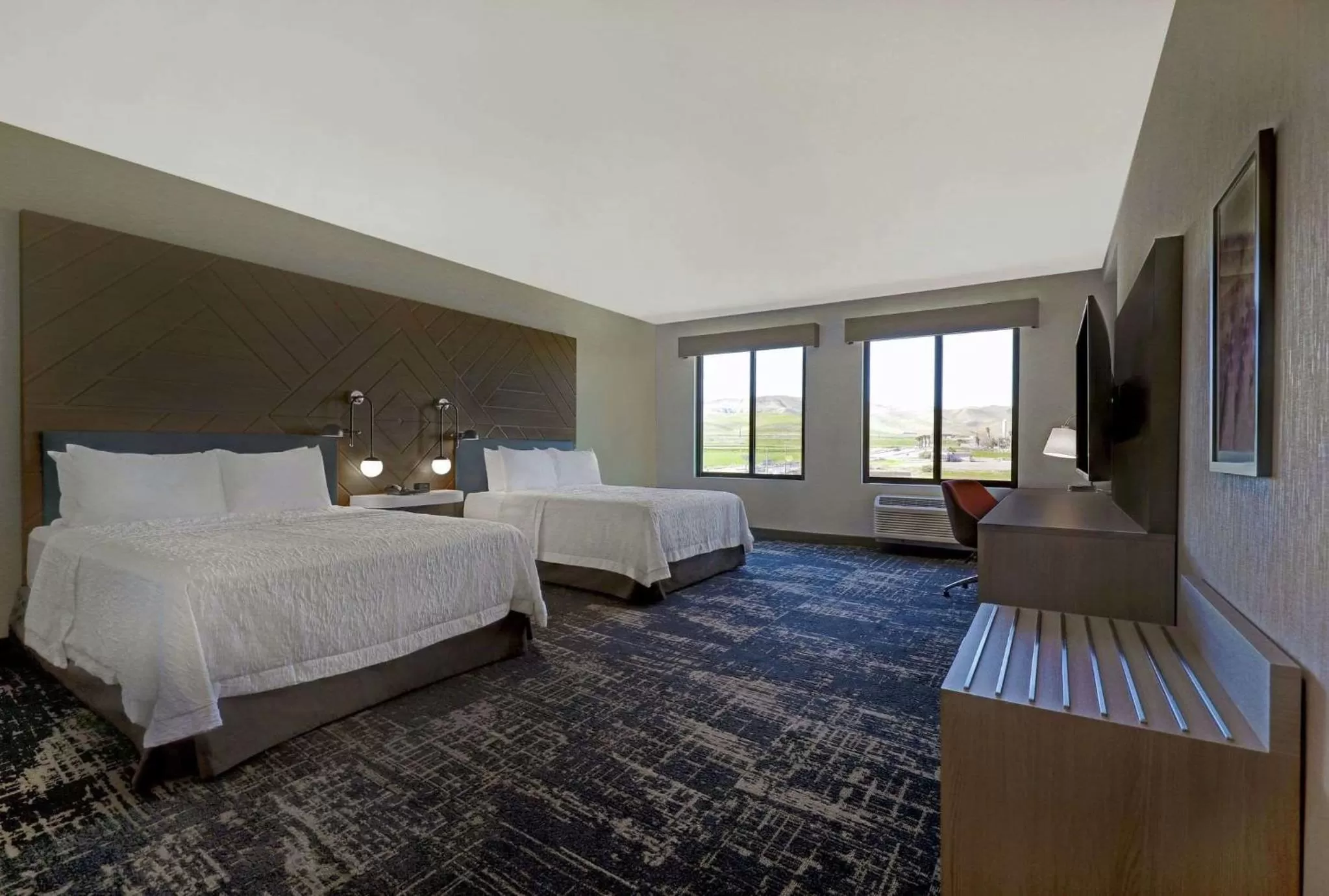 Queen Room with Two Queen Beds - Mobility Access/Non-Smoking in Hampton Inn Patterson, Ca