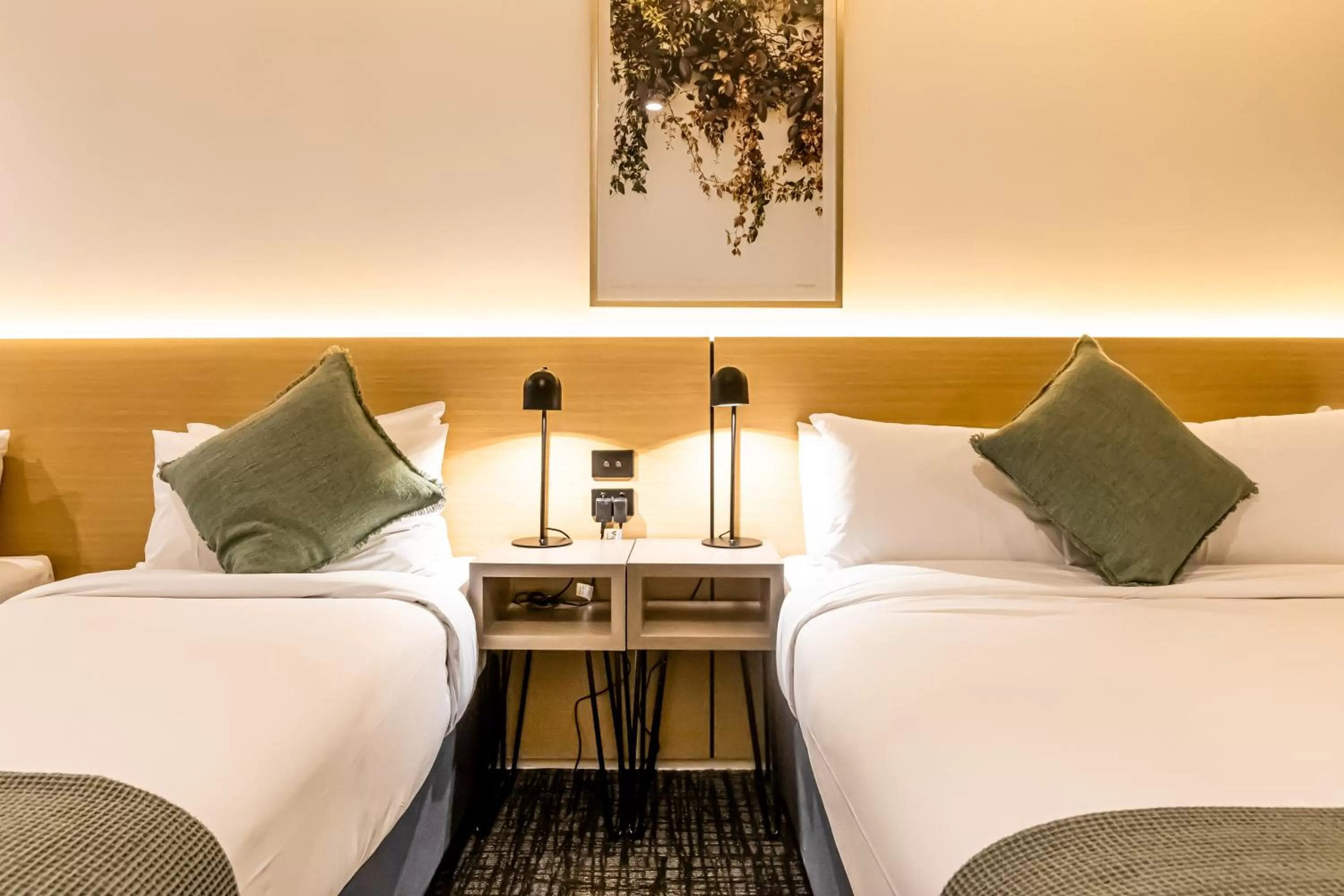 Deluxe Twin Room in Song Hotel Sydney