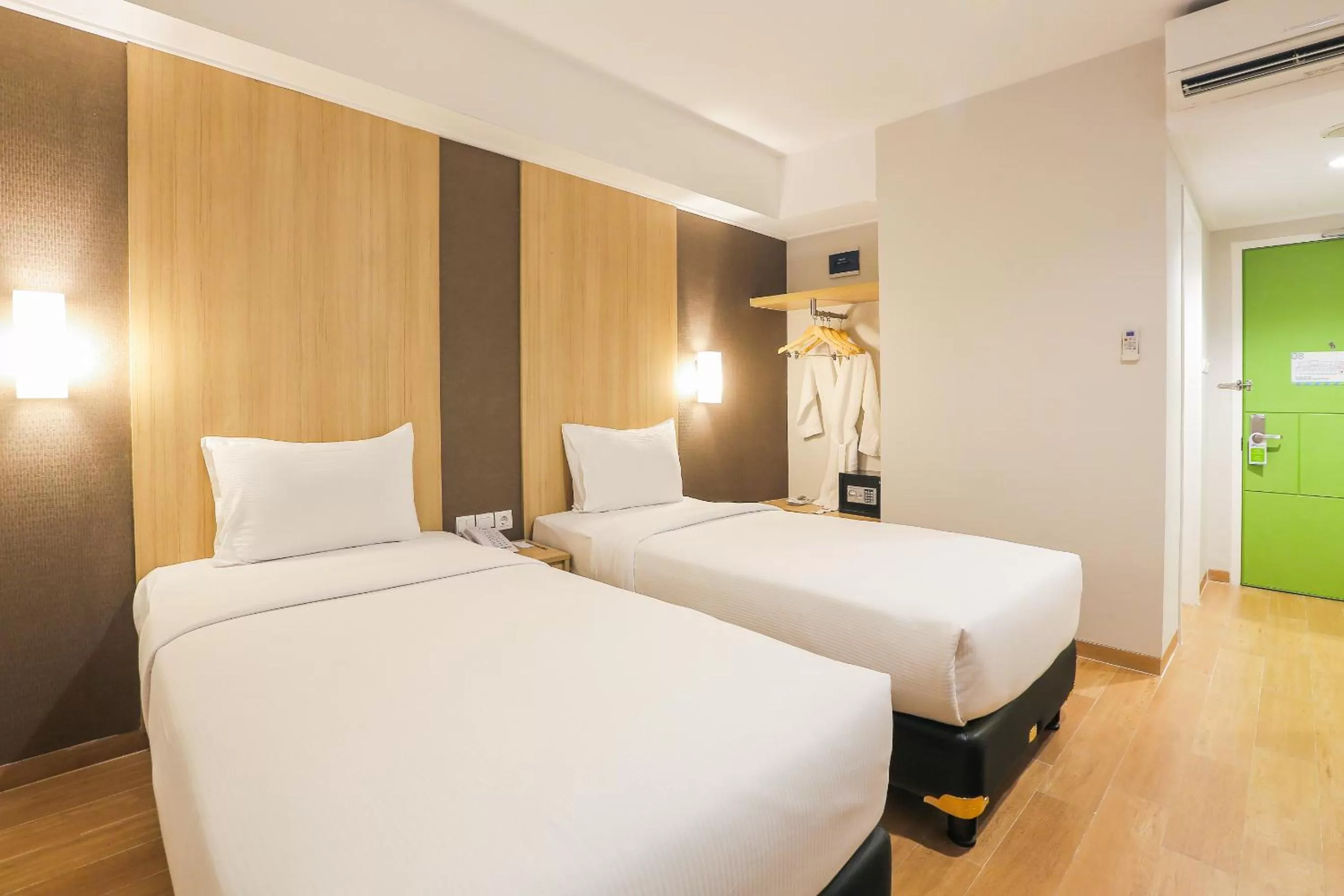 Deluxe Double or Twin Room in Hotel Citradream Bintaro