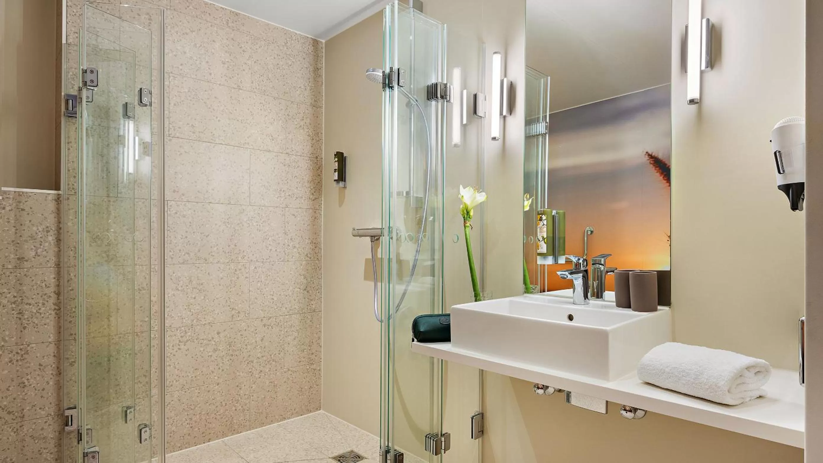 Double Room - Disability Access in Hey Lou Hotel Karlsruhe Messe