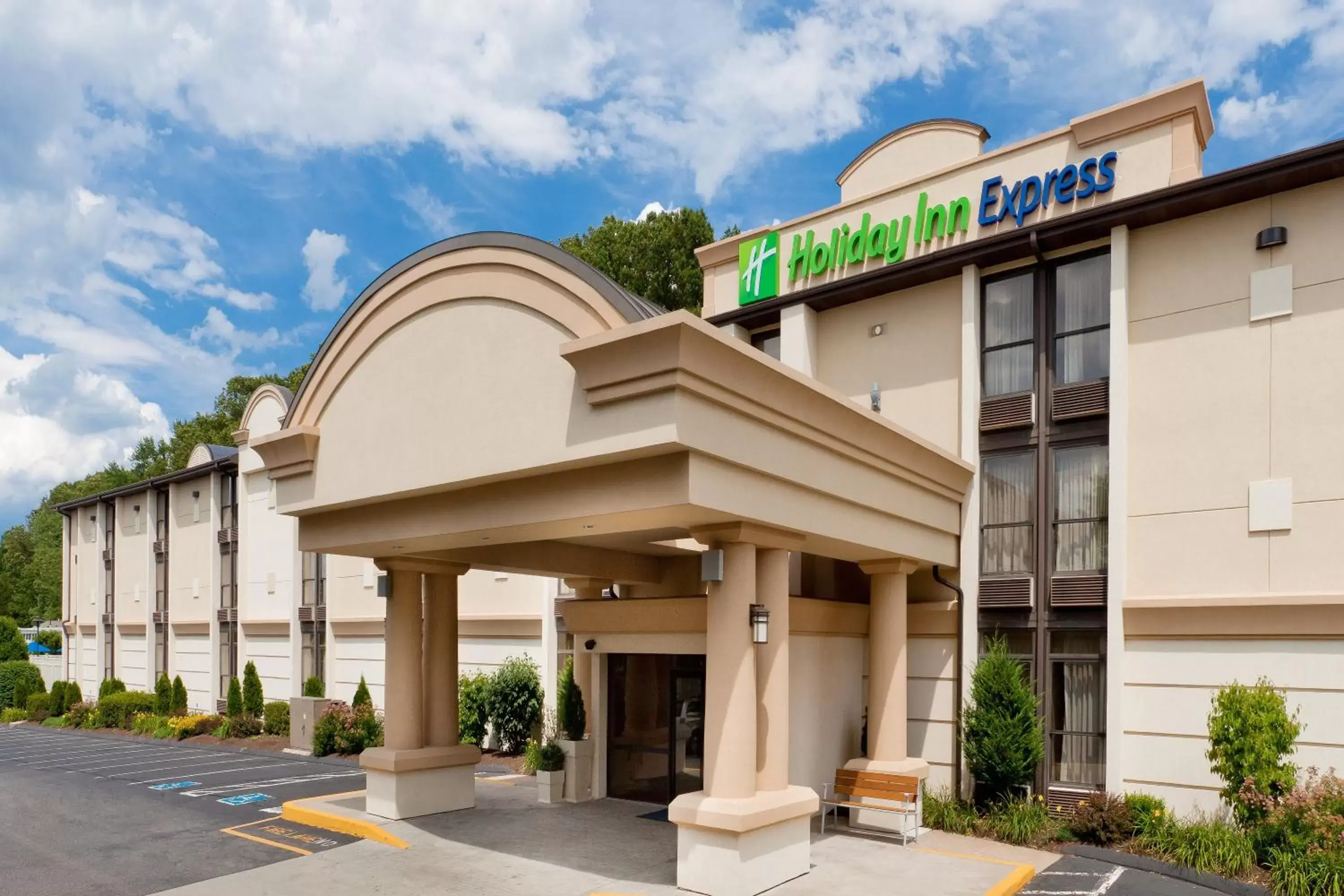Holiday Inn Express Southington by IHG Holiday Inn Express Southington by IHG