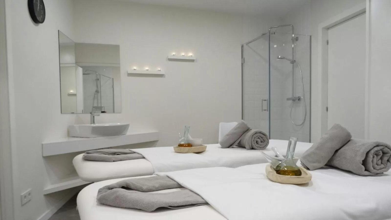 Room with Spa Access (2 Adults + 1 Child) in Hotel Spa Odeón