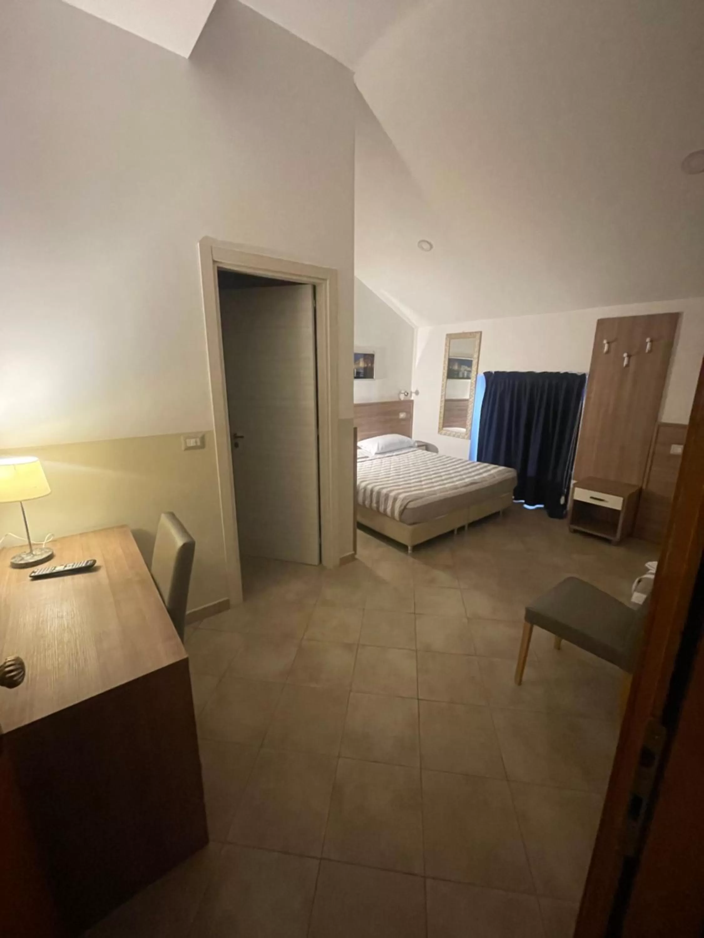 Classic Triple Room in Hotel Montecarlo