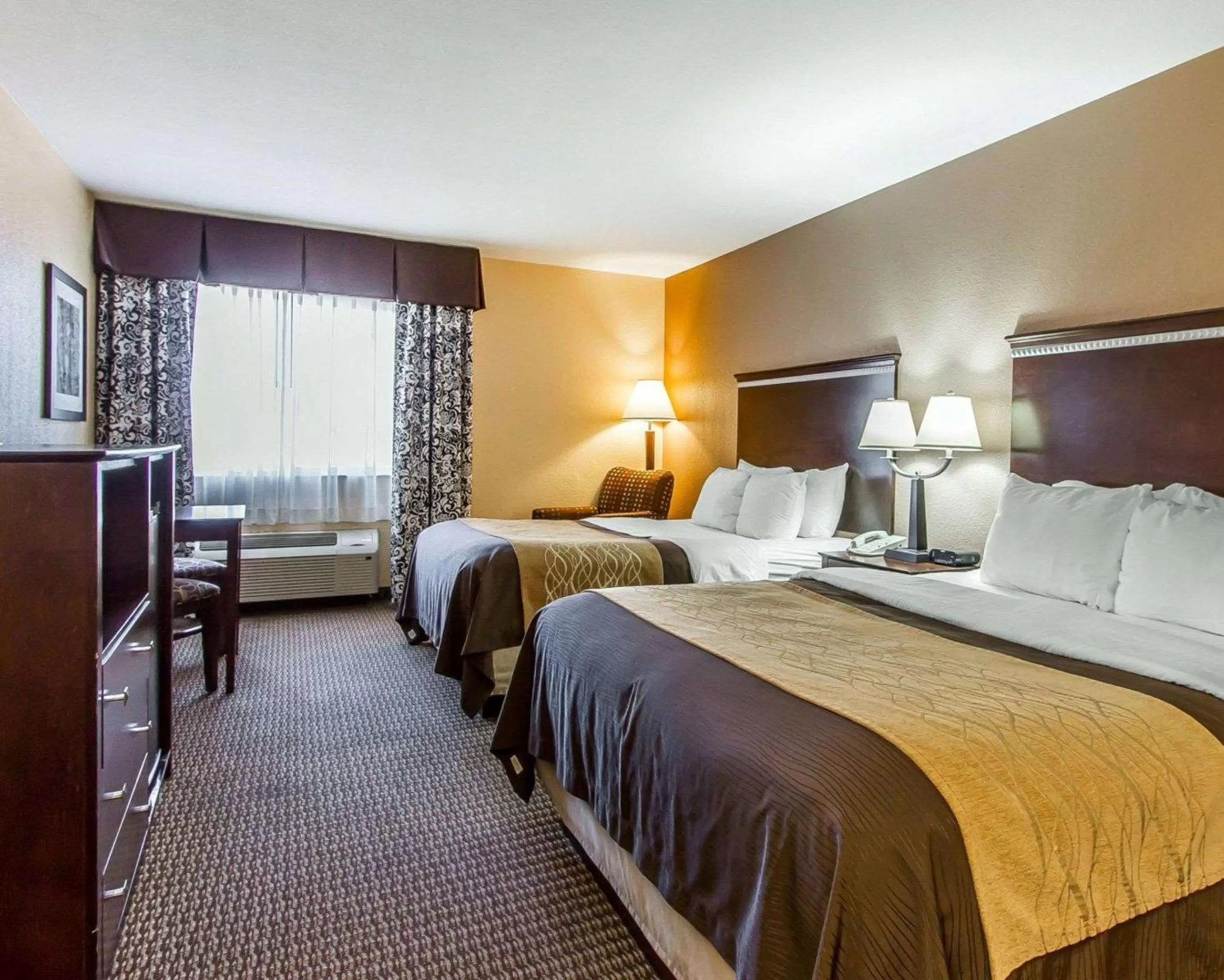 Queen Room with Two Queen Beds - Non-Smoking in Quality Inn & Suites Mount Pleasant