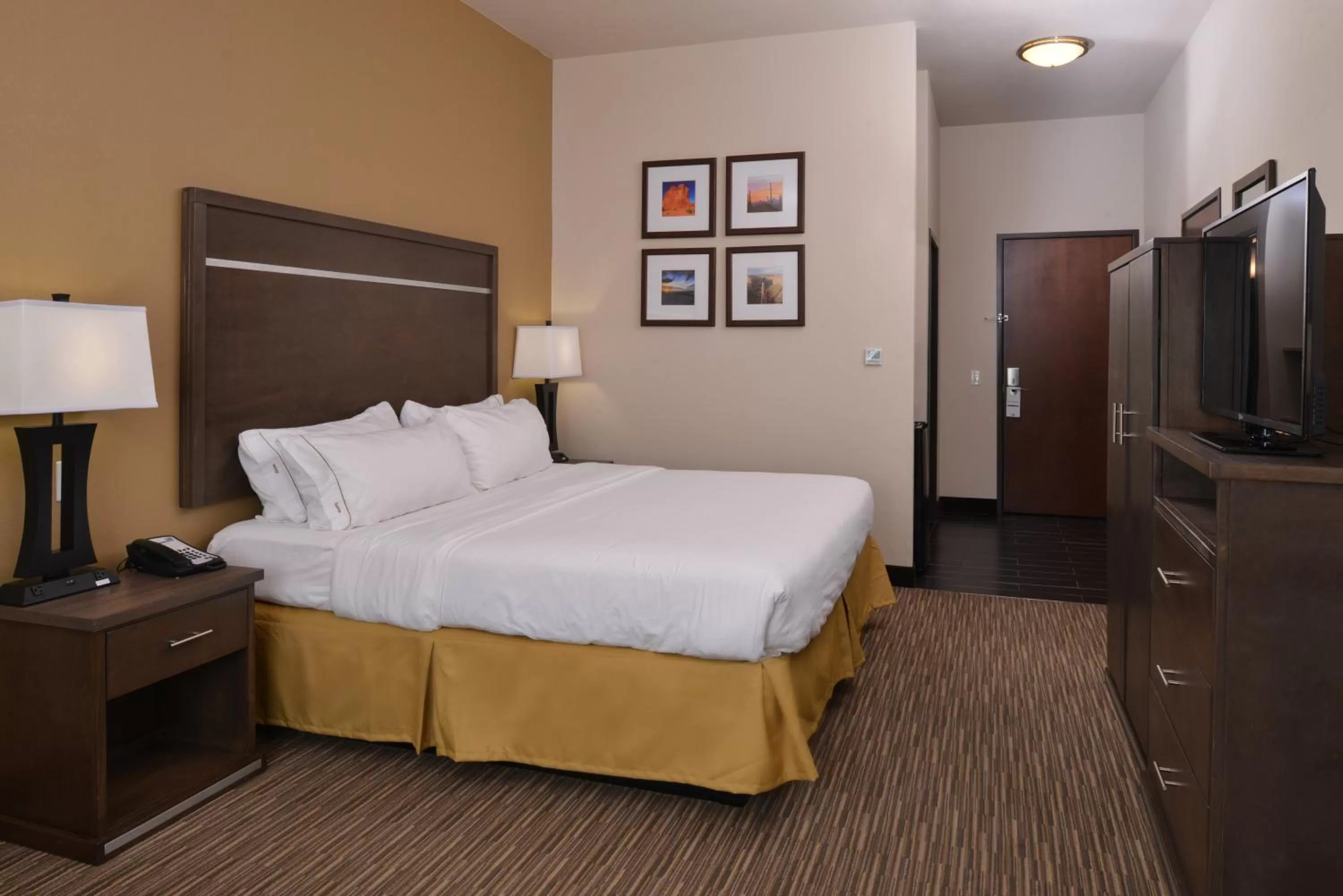 Standard King Room in Holiday Inn Express & Suites Globe by IHG