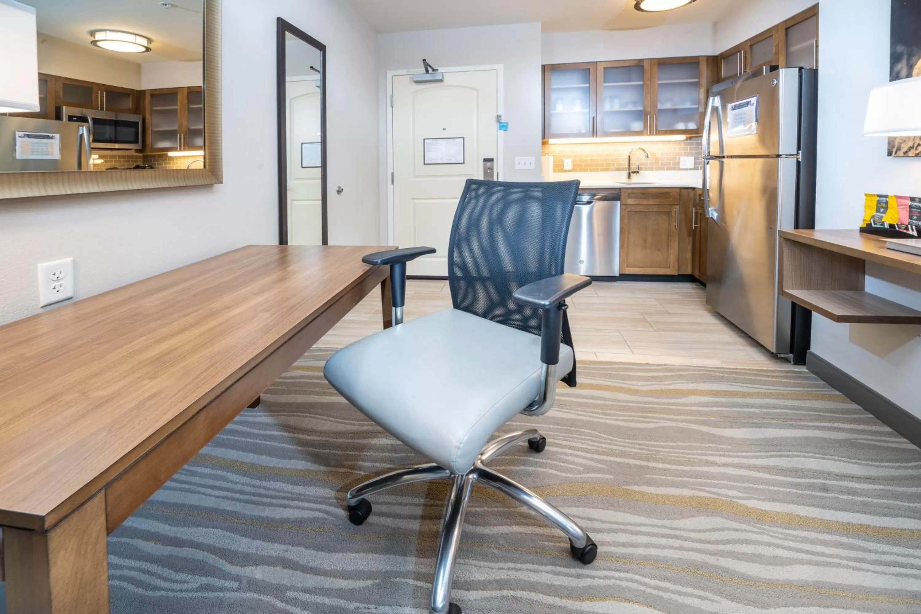 King Studio Suite - Disability Access Tub/Non-Smoking in Staybridge Suites - Summerville by IHG