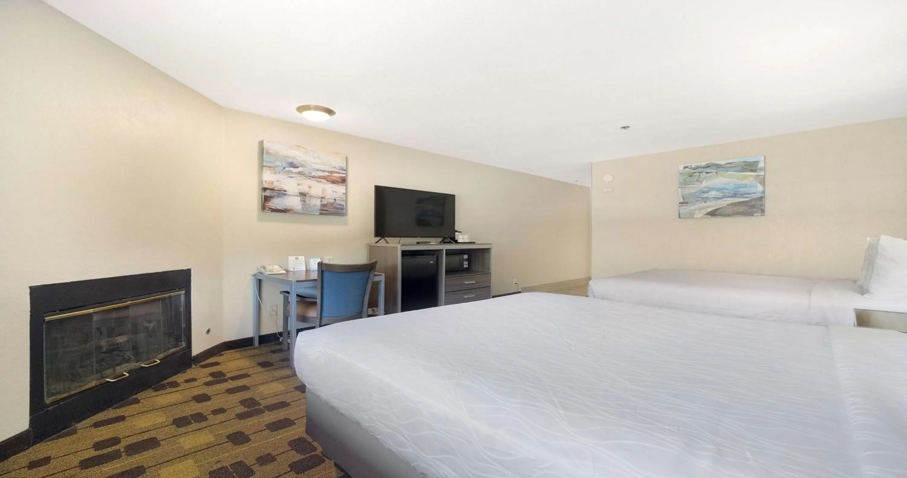 Queen Room with Two Queen Beds and Fireplace - Second Floor/Stair Access Only in Best Western Amador Inn