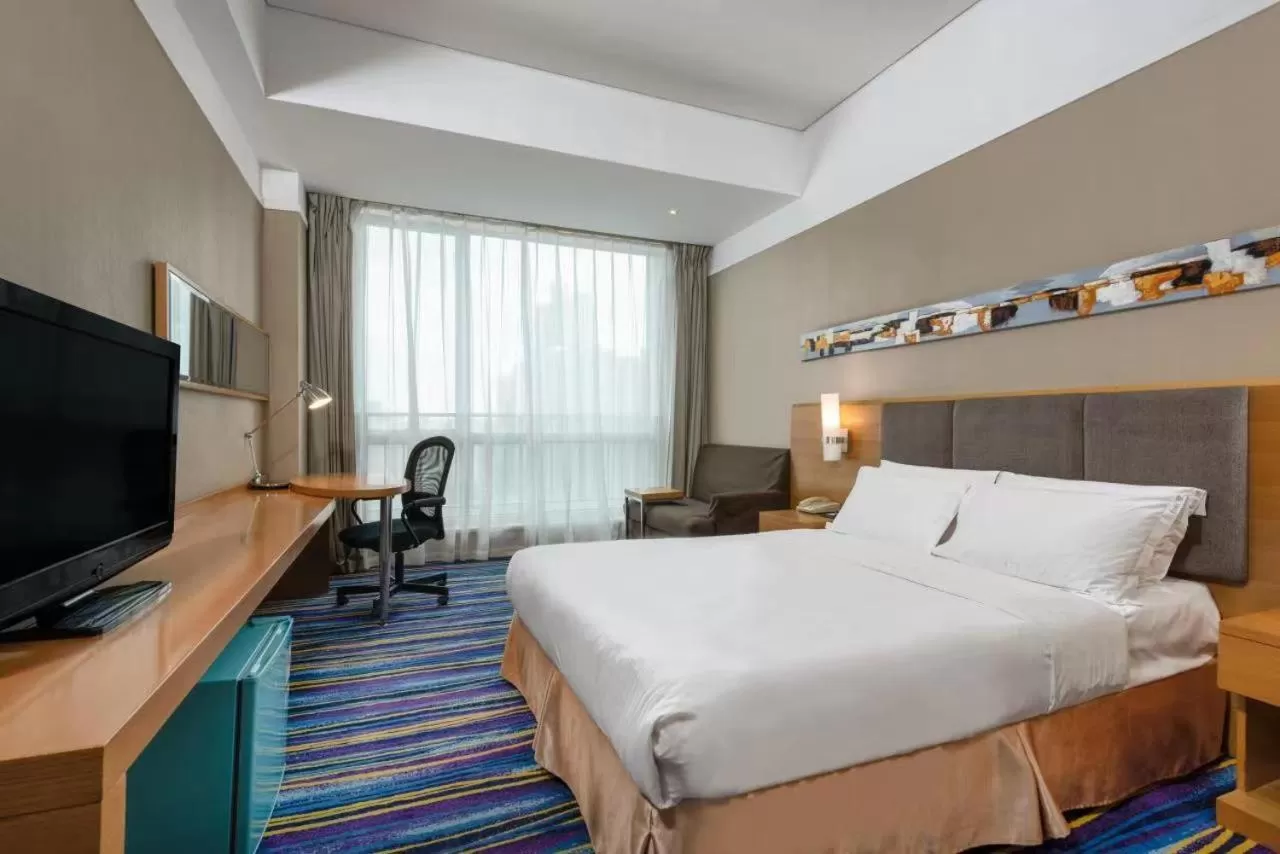 Standard King Room with City View in Holiday Inn Express Tianjin Heping by IHG