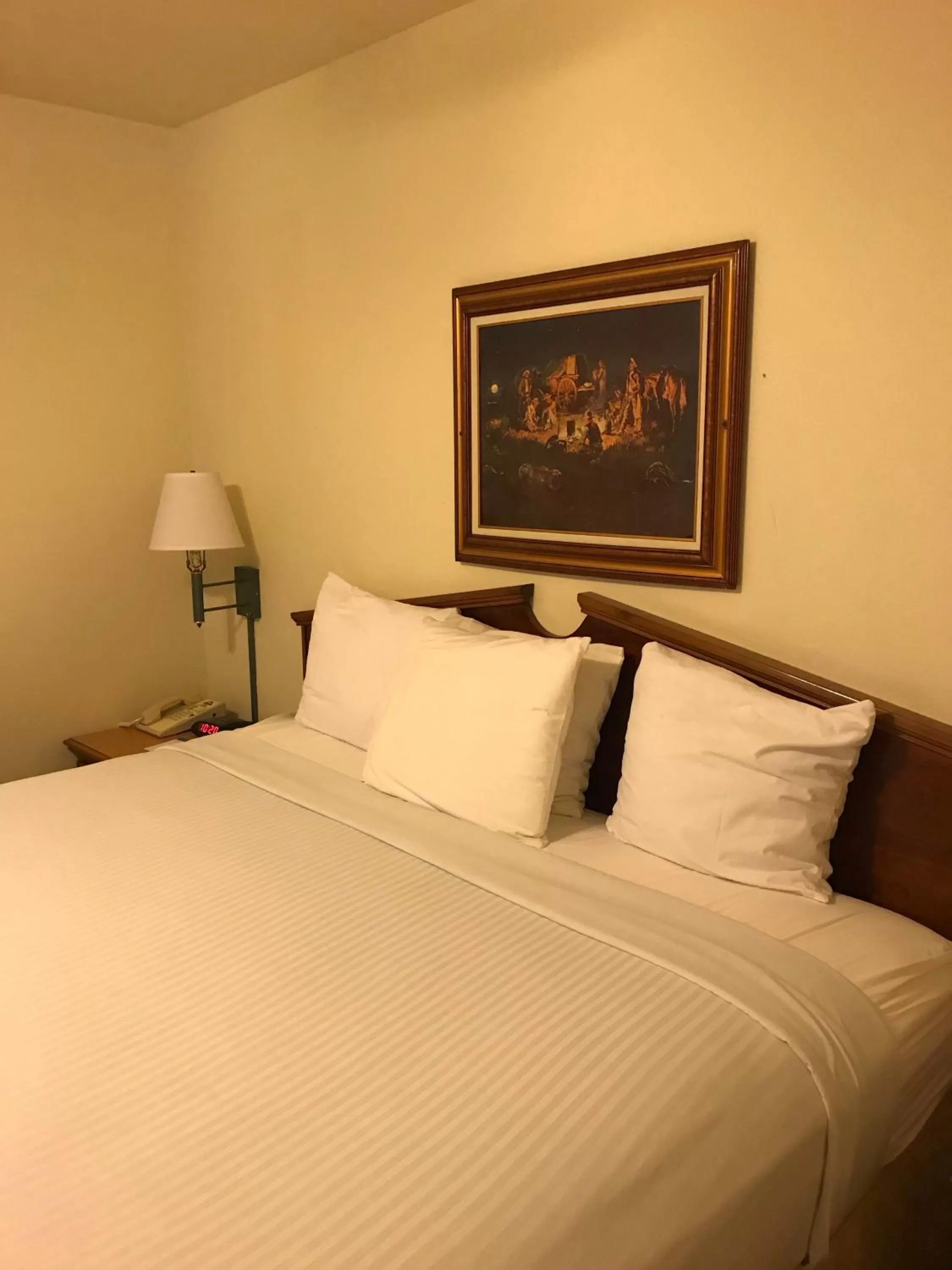 One-Bedroom King Suite - Non-Smoking in Days Inn by Wyndham San Angelo