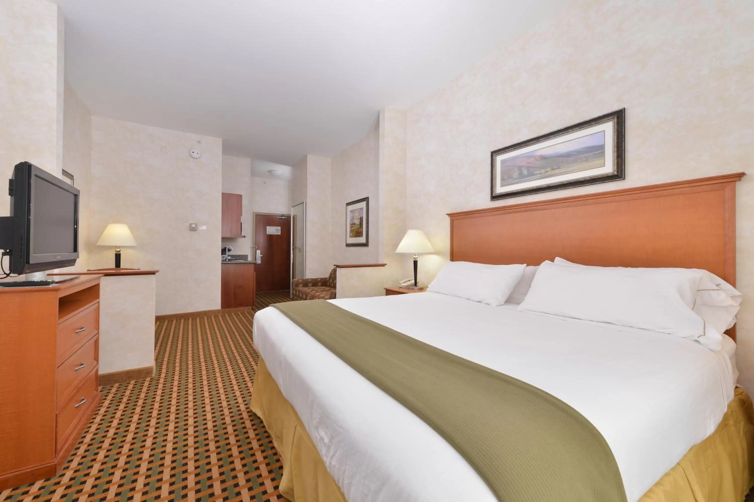 King Room - Mobility Access/Hearing Accessible in Holiday Inn Express Rawlins by IHG