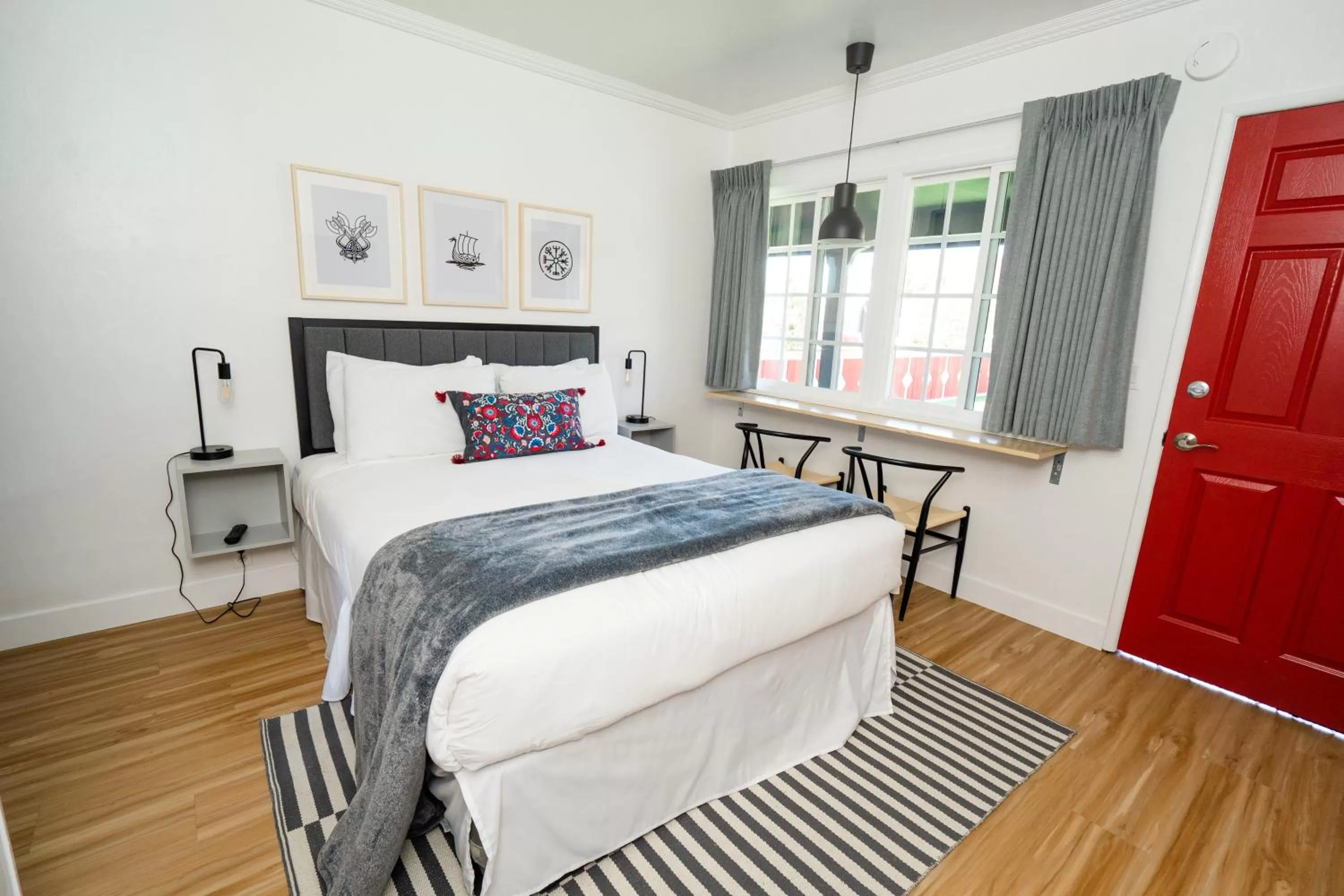 Standard Queen Room in Viking Inn