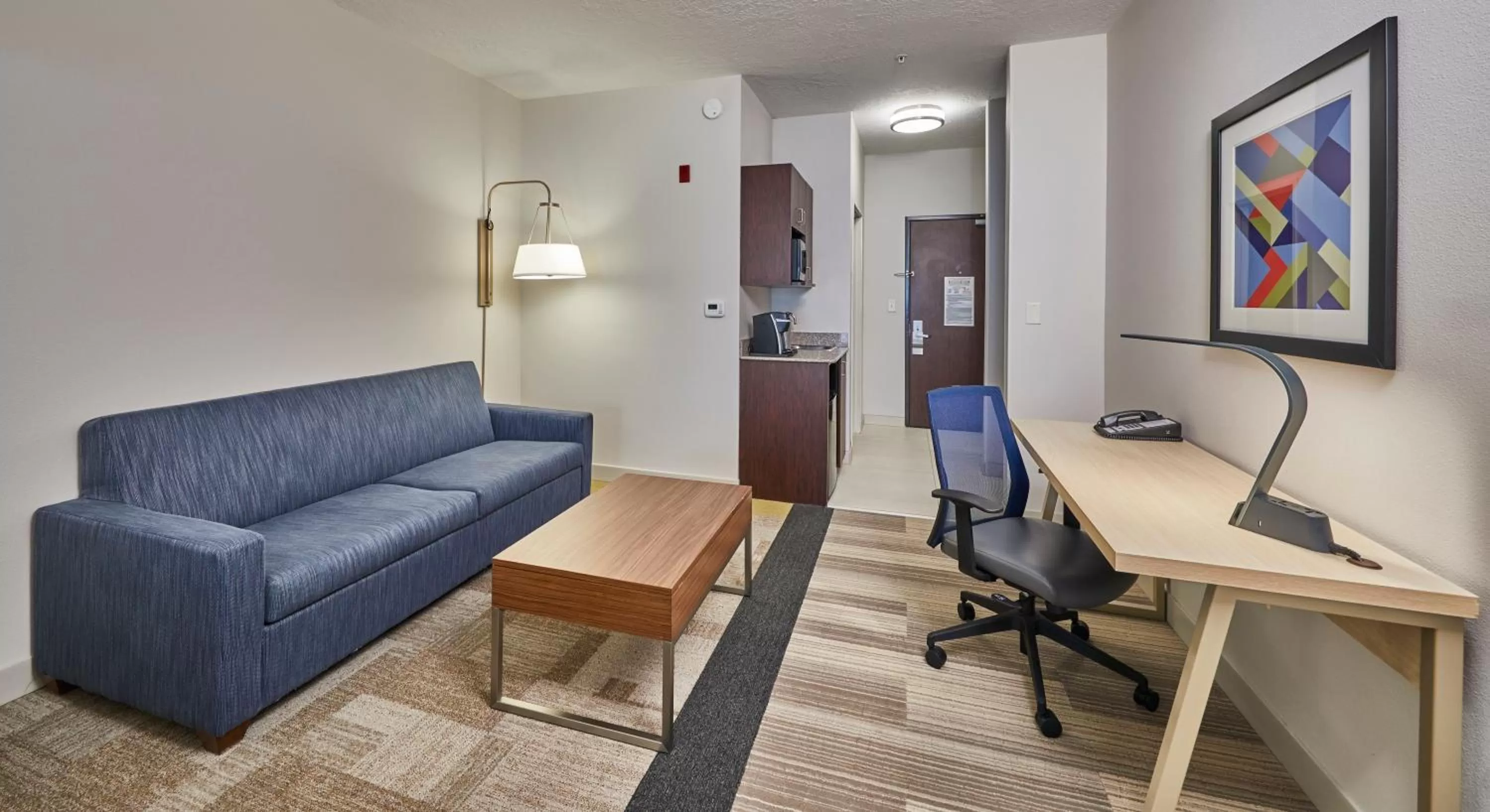 Suite - Mobility Access/Hearing Accessible in Holiday Inn Express Hotel & Suites Medford-Central Point by IHG