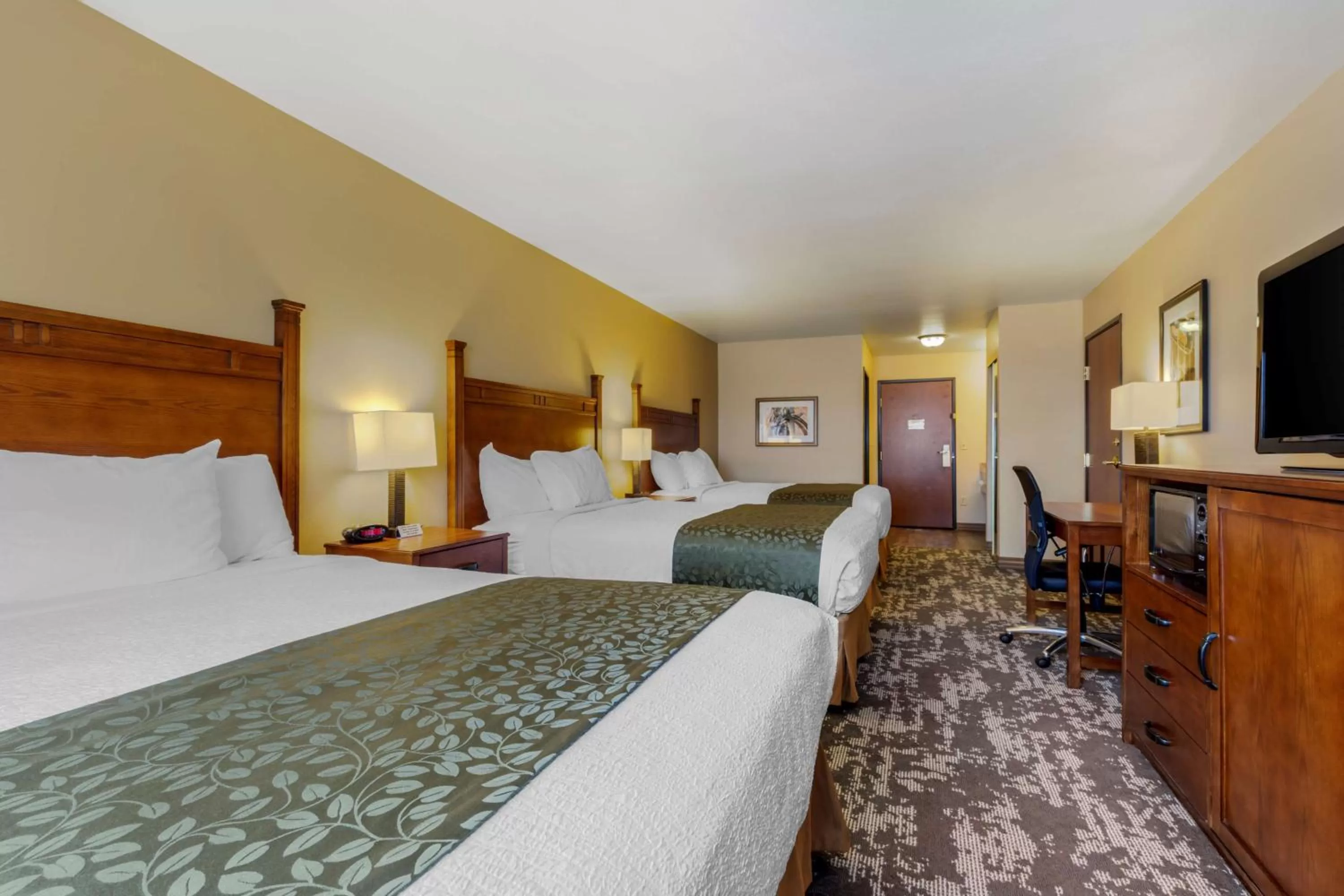 Queen Room with Three Queen Beds - Non-Smoking in Best Western Plus Red River Inn