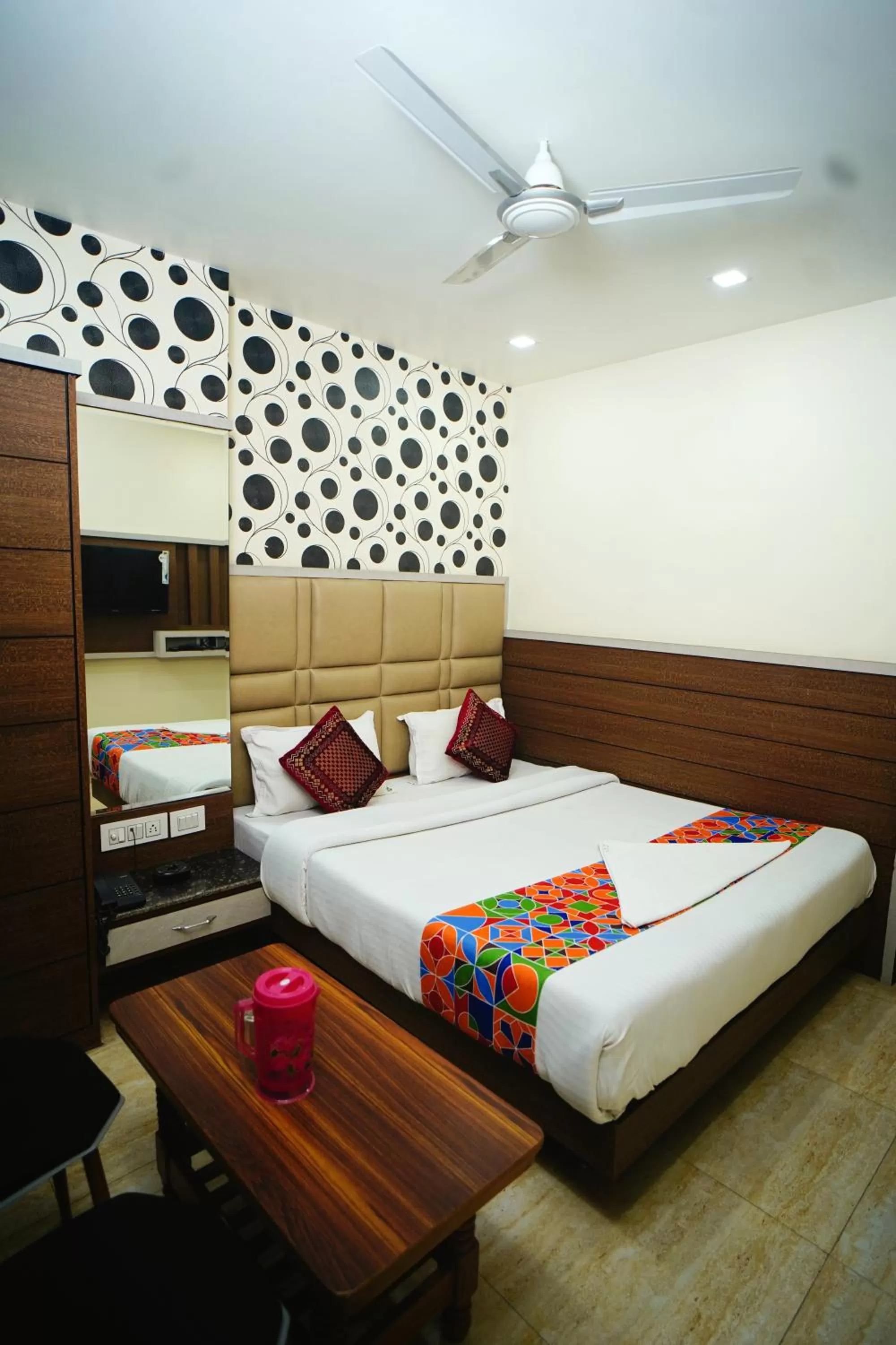 Deluxe Double Room in Hotel Delhi Darshan Deluxe-By RSL Hospitality