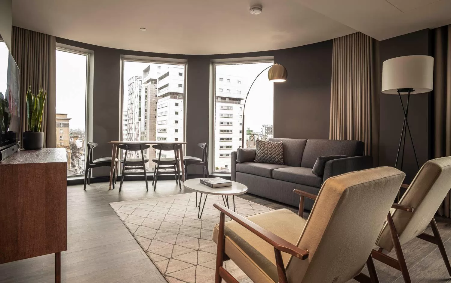Two-Bedroom Apartment in The Gate London City