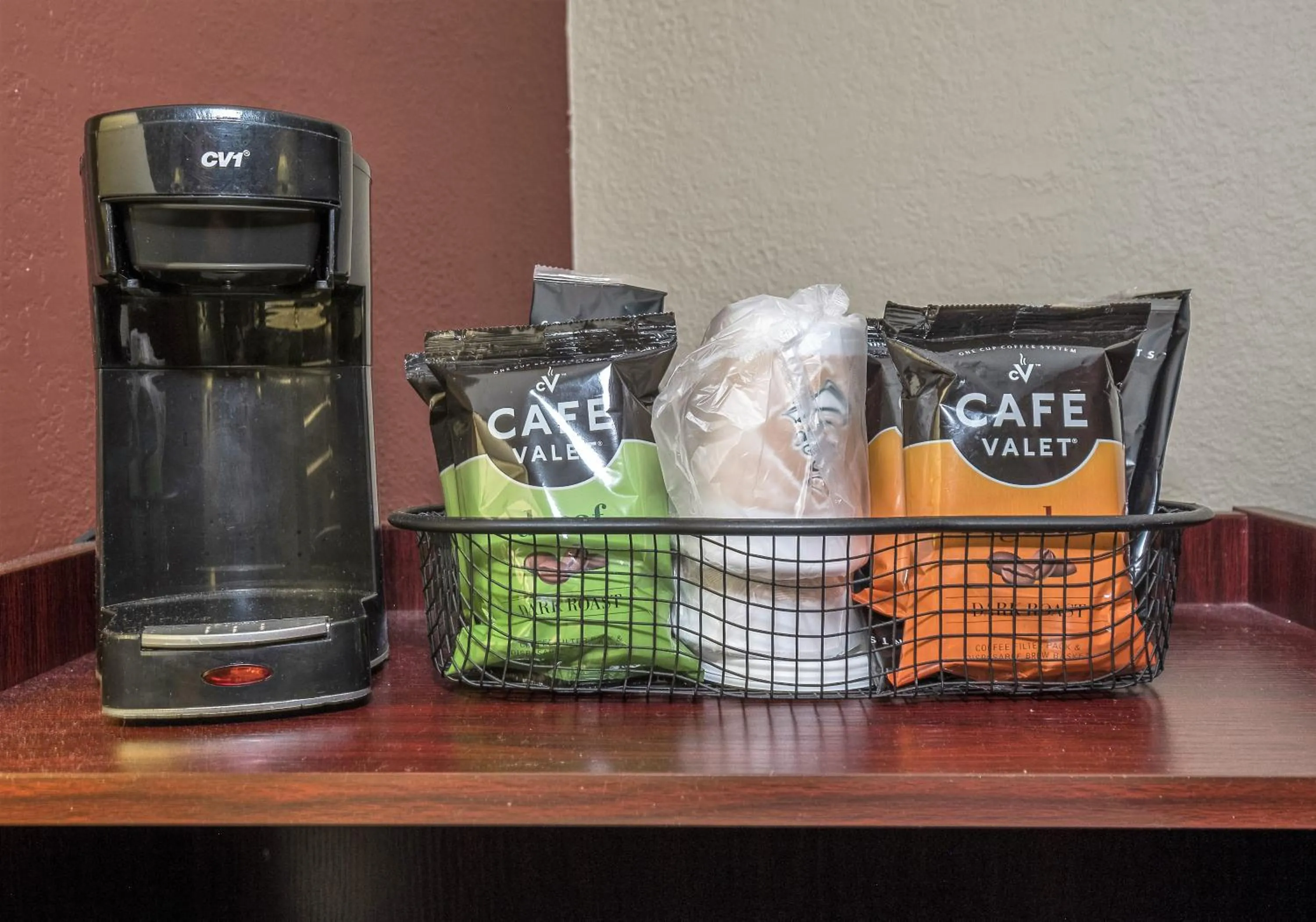 Deluxe King Room Disability Access Non-Smoking in Red Roof Inn Hartford - Vernon