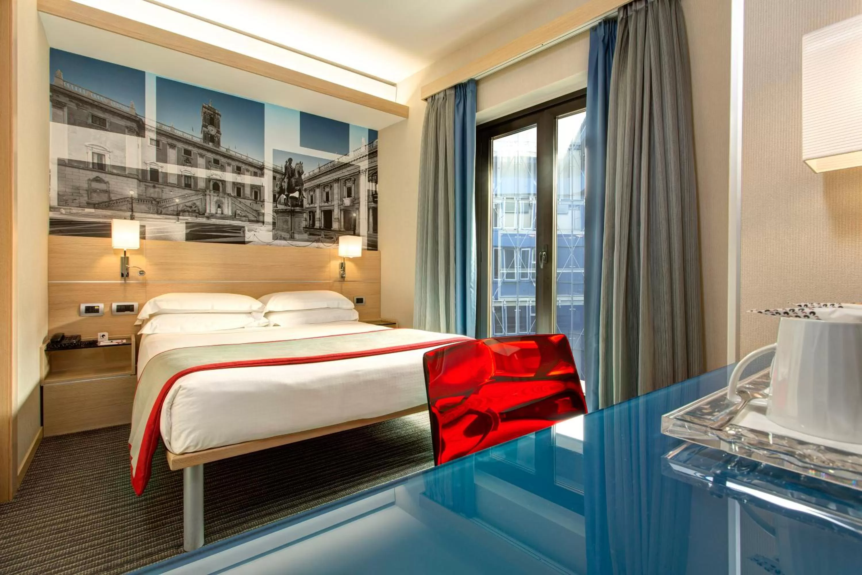 Small Double Room in iQ Hotel Roma